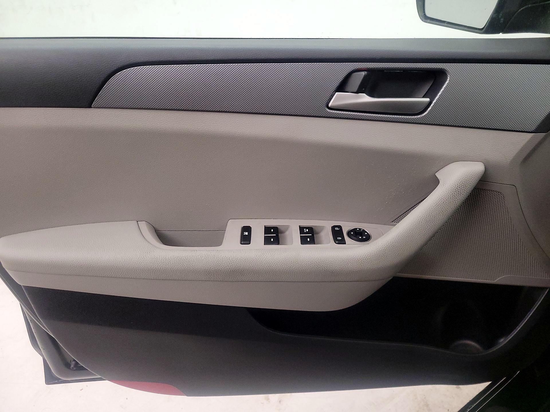 Thumbnail: 2018 Hyundai Sonata - 12