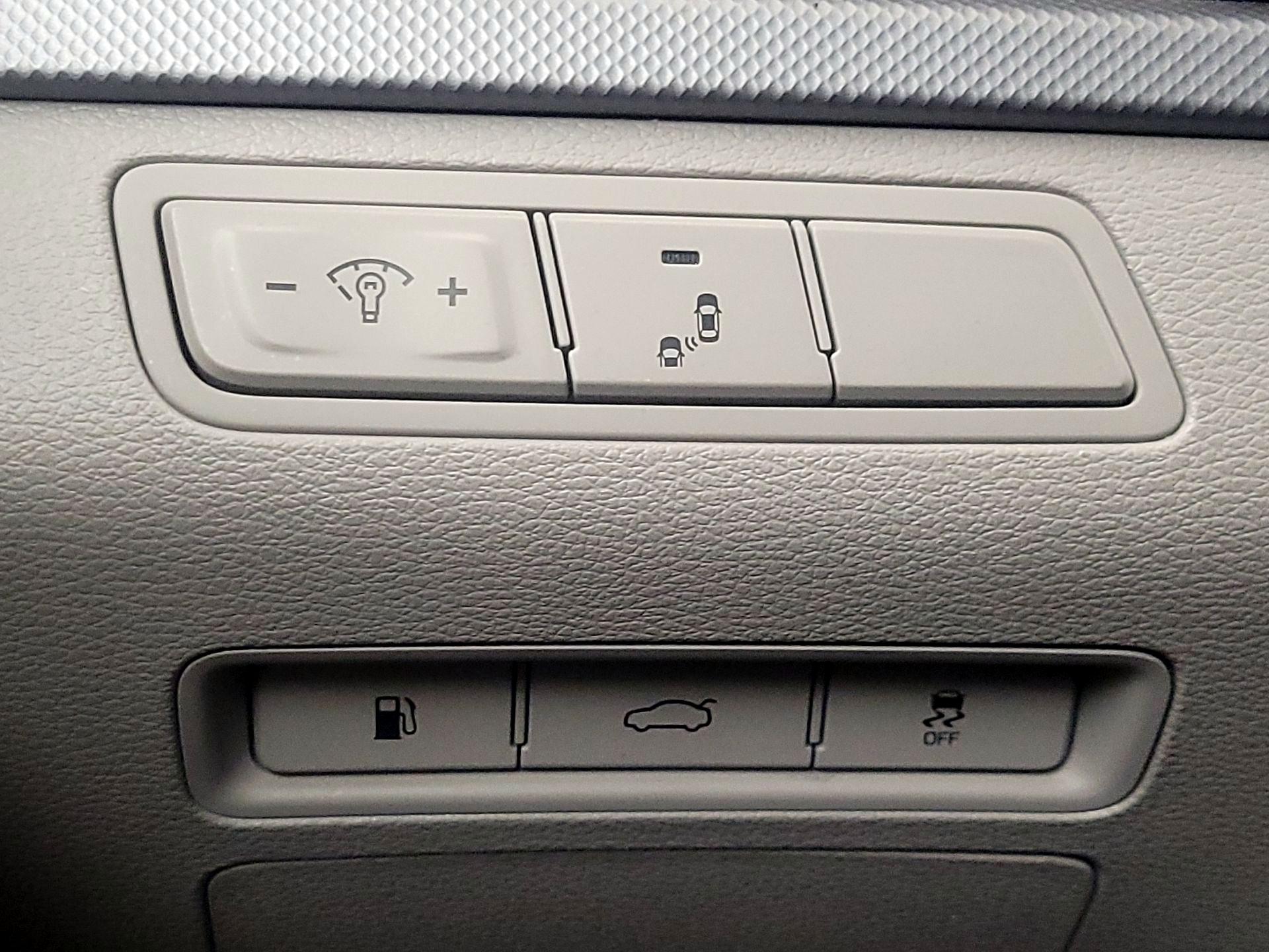 Thumbnail: 2018 Hyundai Sonata - 13