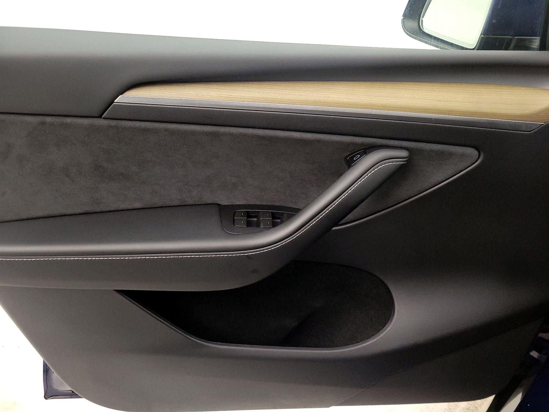 Thumbnail: 2023 Tesla Model Y - 12