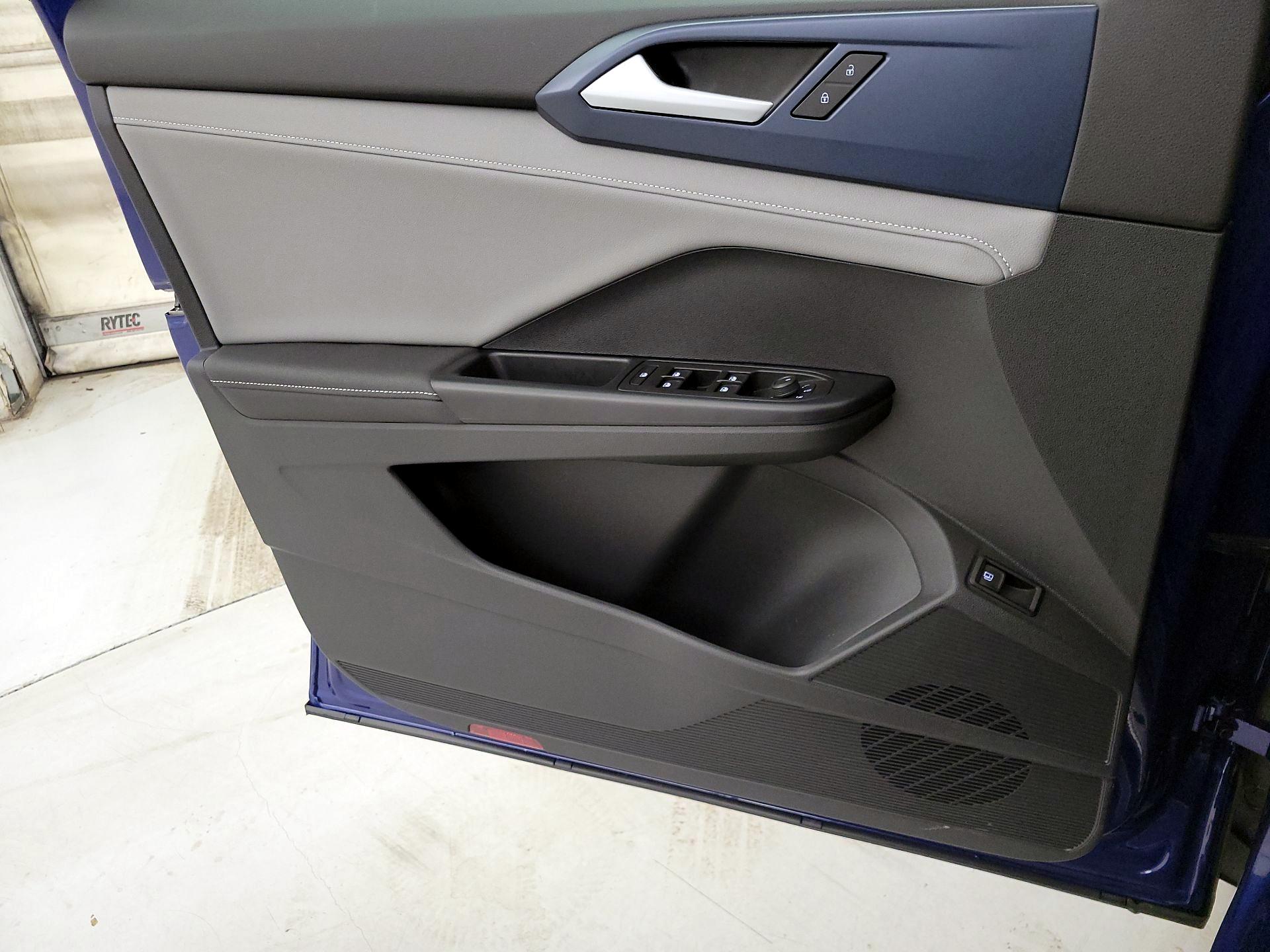 Thumbnail: 2024 Volkswagen Taos - 12