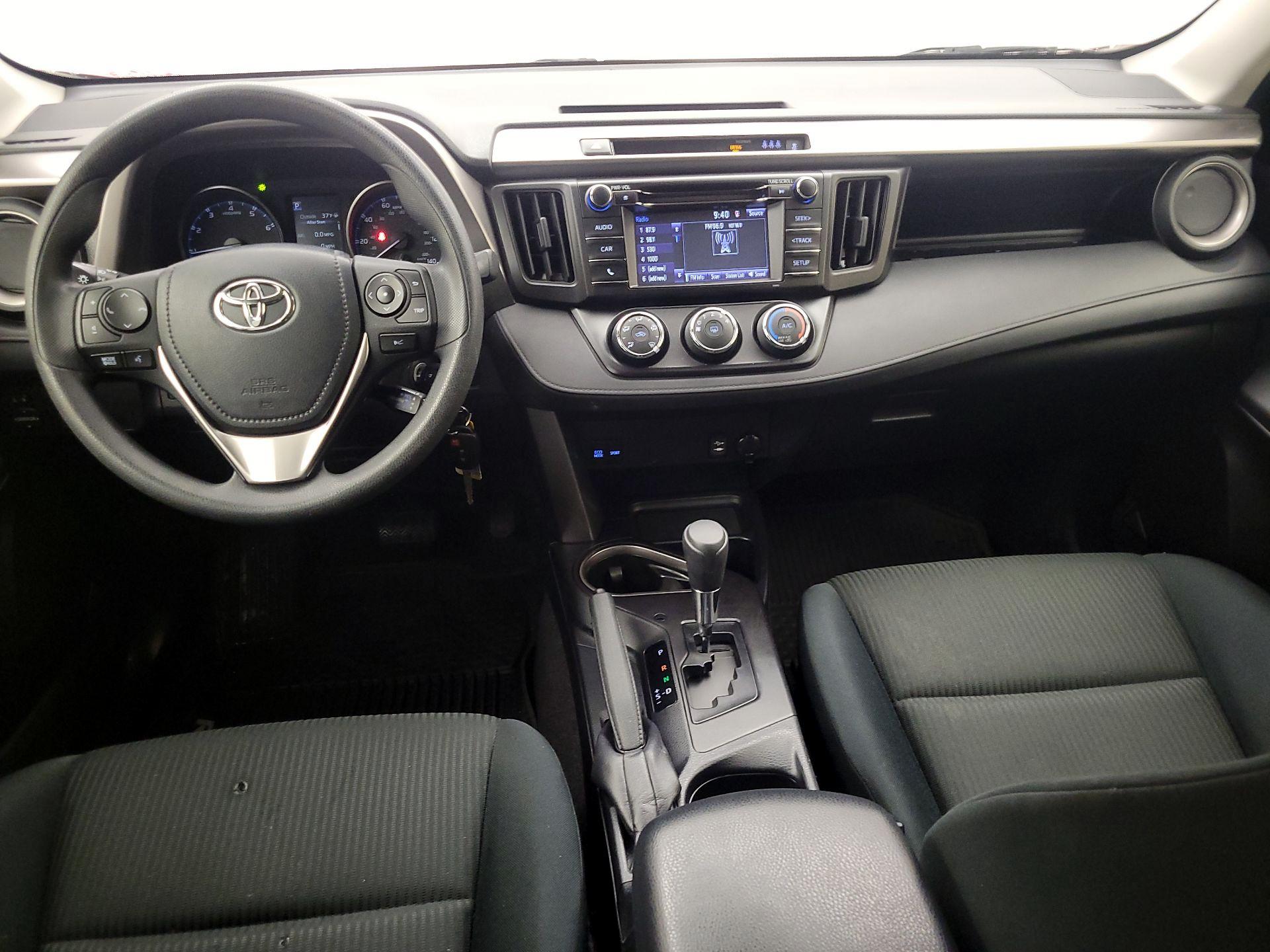 Thumbnail: 2018 Toyota RAV4 - 9