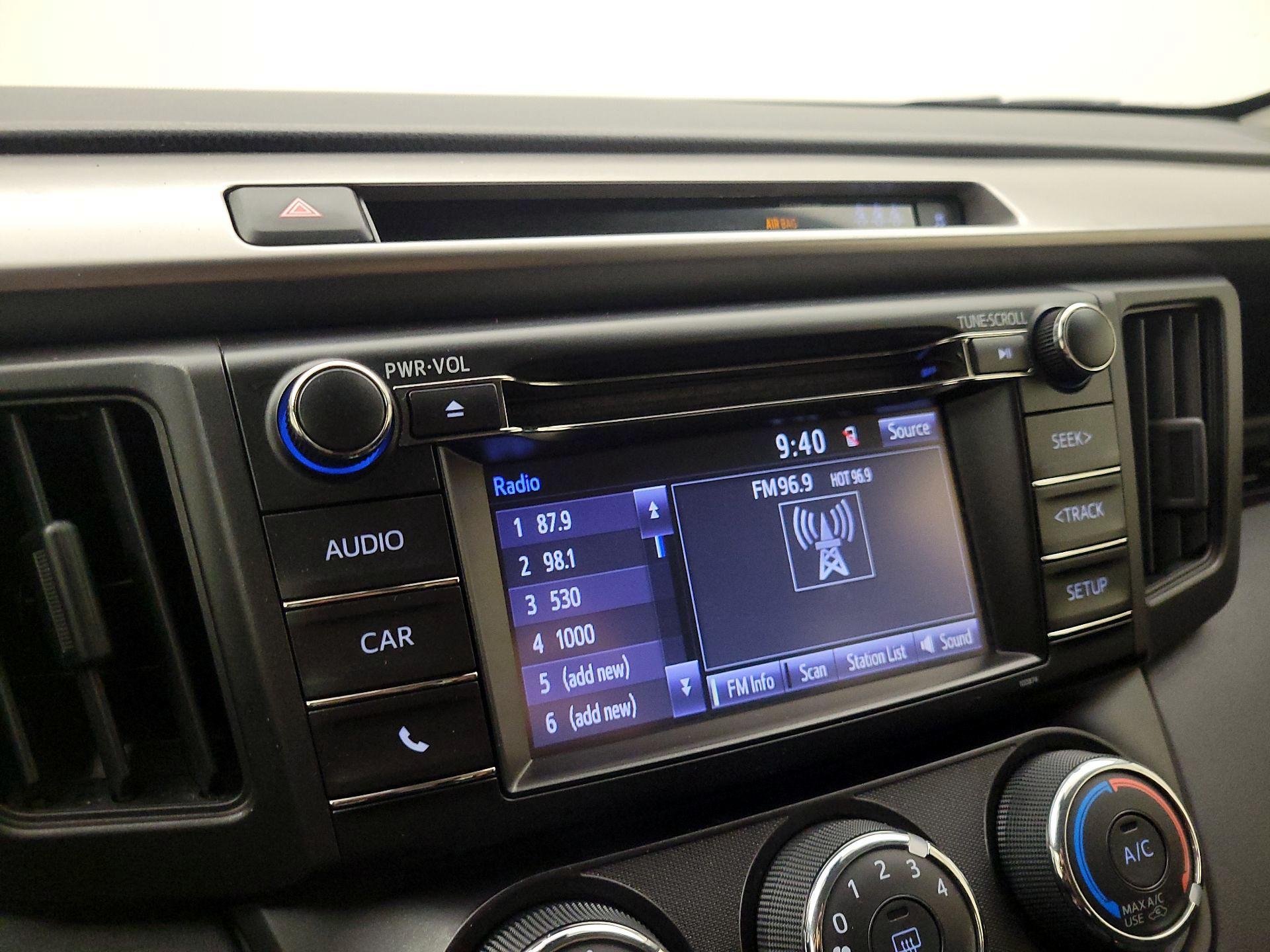 Thumbnail: 2018 Toyota RAV4 - 15