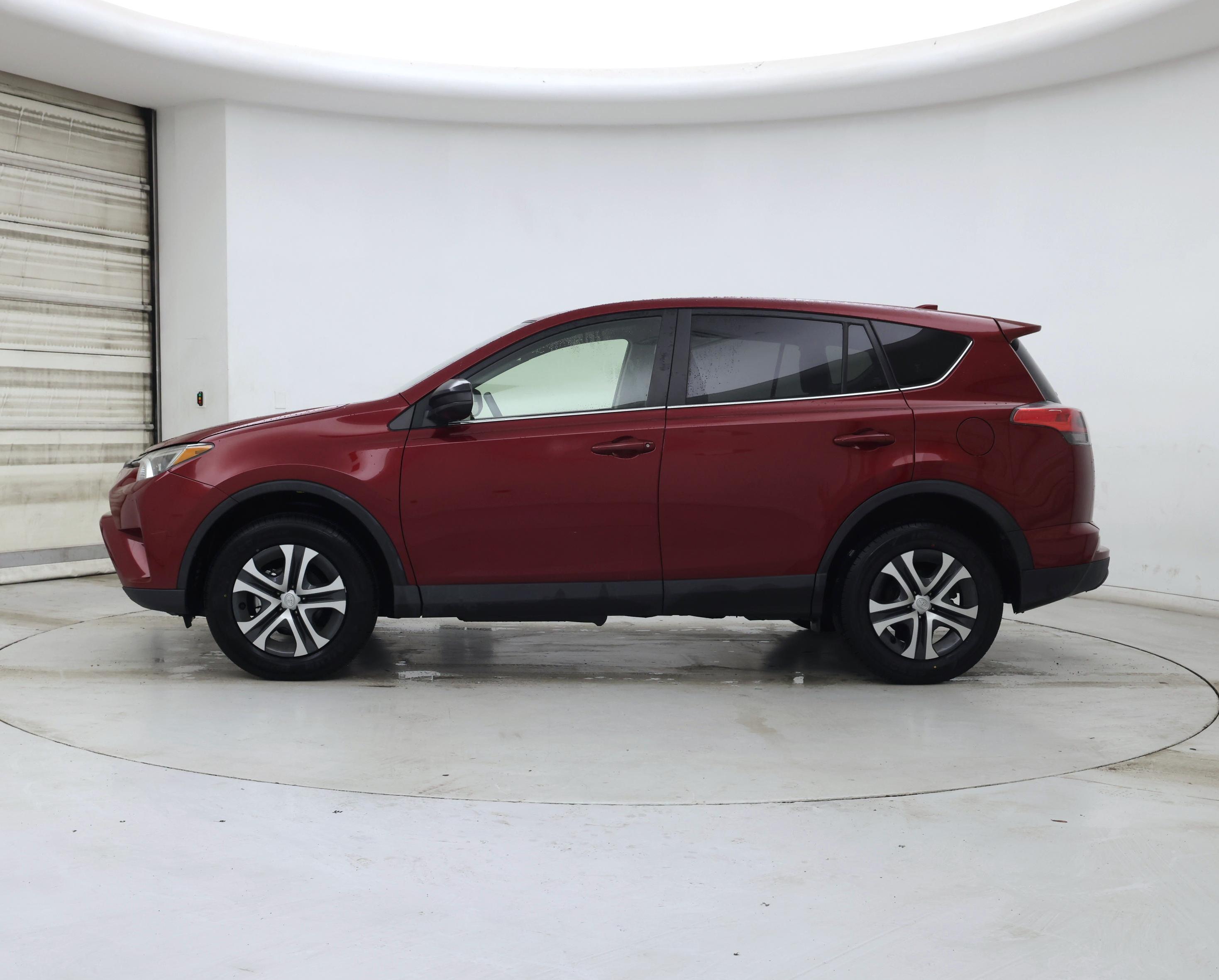 Thumbnail: 2018 Toyota RAV4 - 3