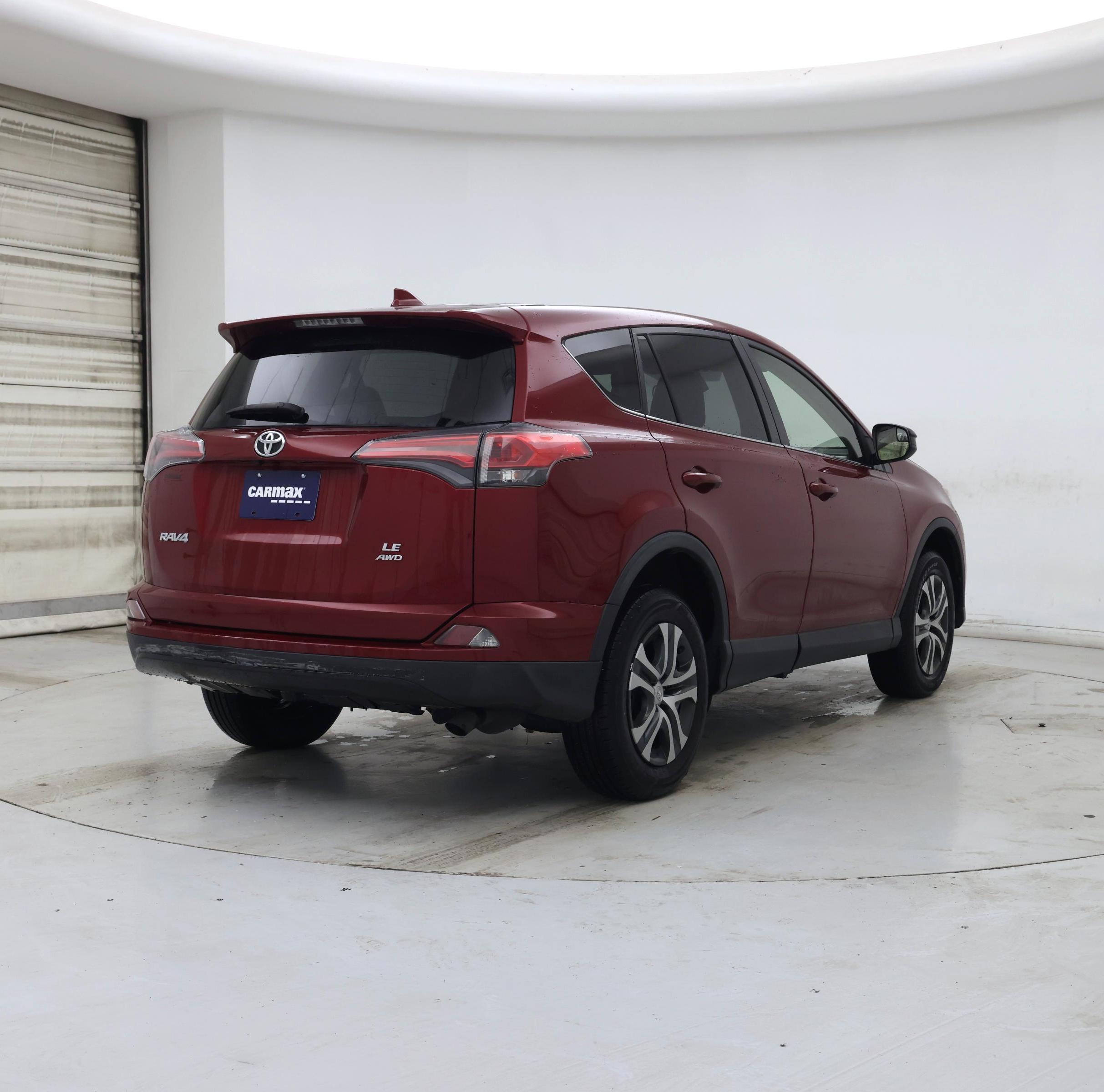 Thumbnail: 2018 Toyota RAV4 - 8