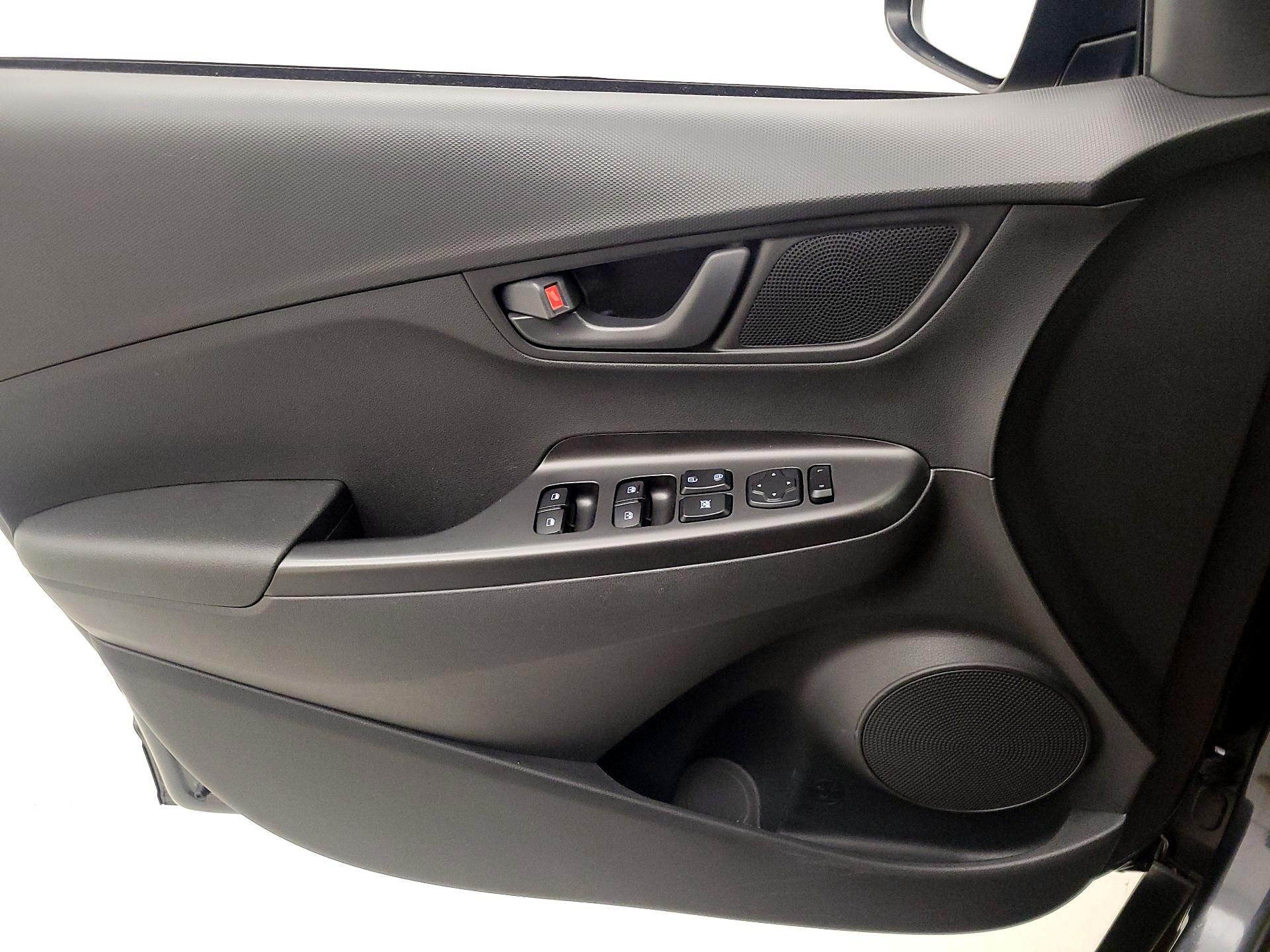 Thumbnail: 2020 Hyundai Kona - 12