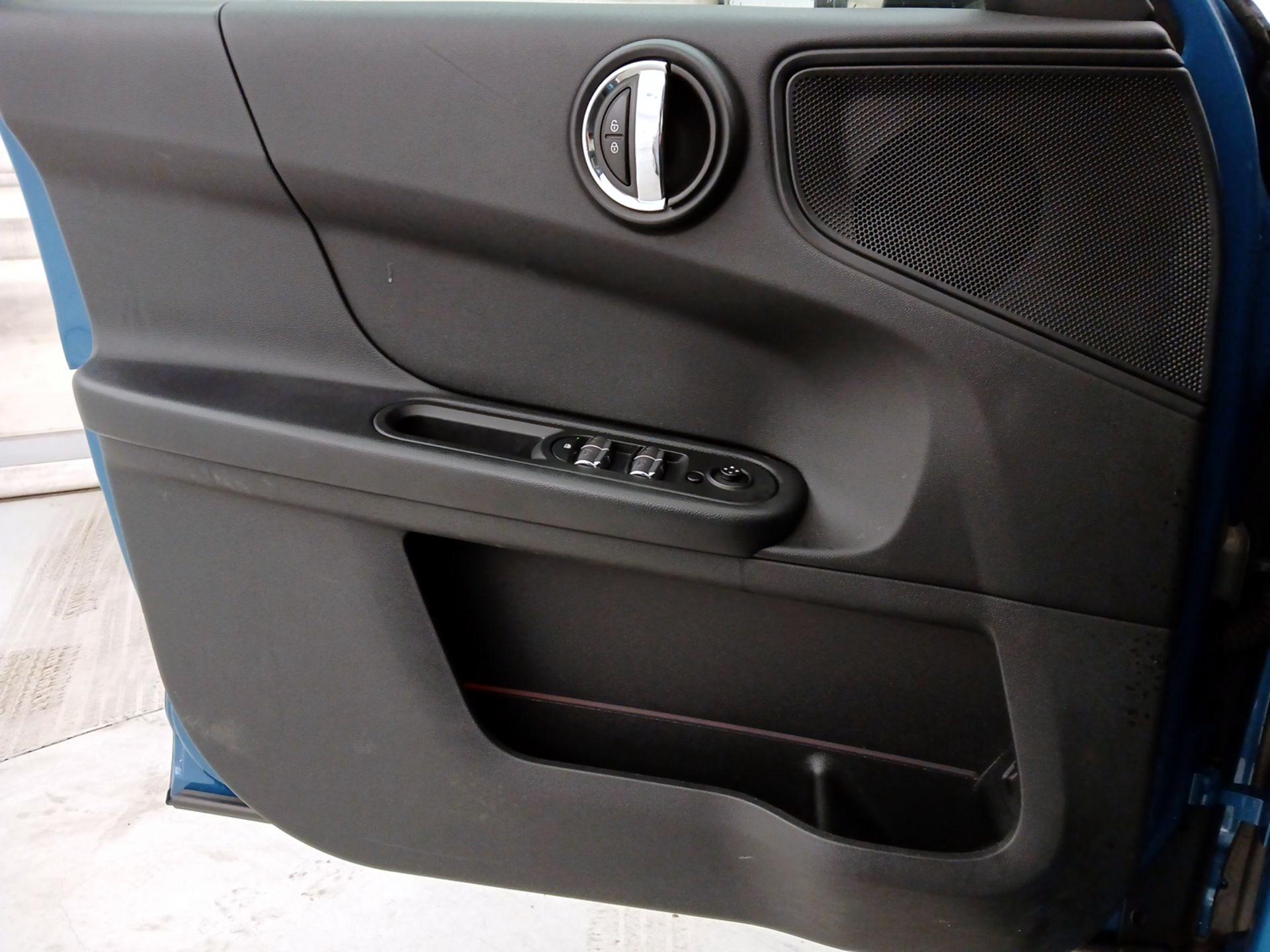 Thumbnail: 2017 MINI Cooper Countryman - 12