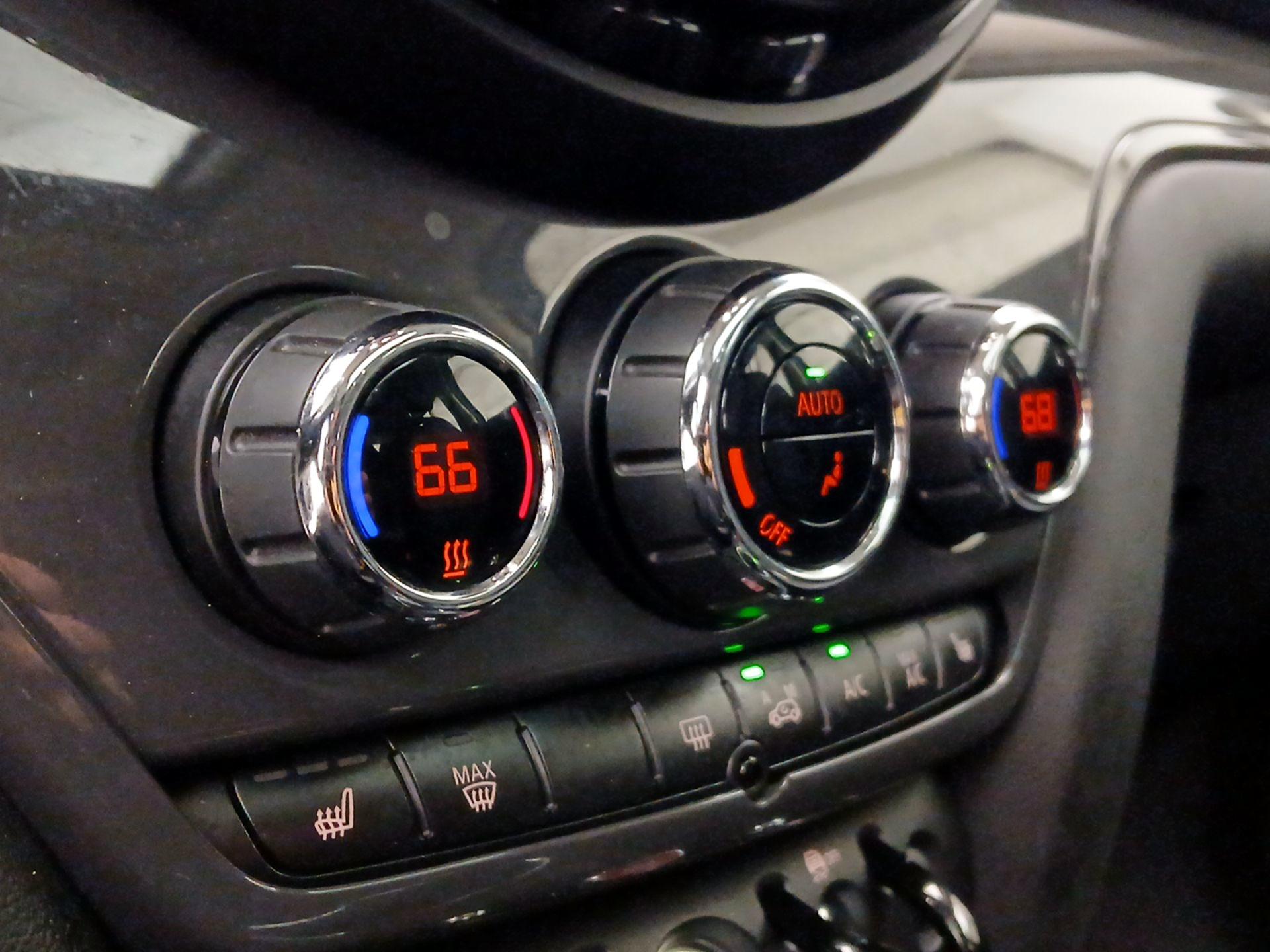 Thumbnail: 2017 MINI Cooper Countryman - 16