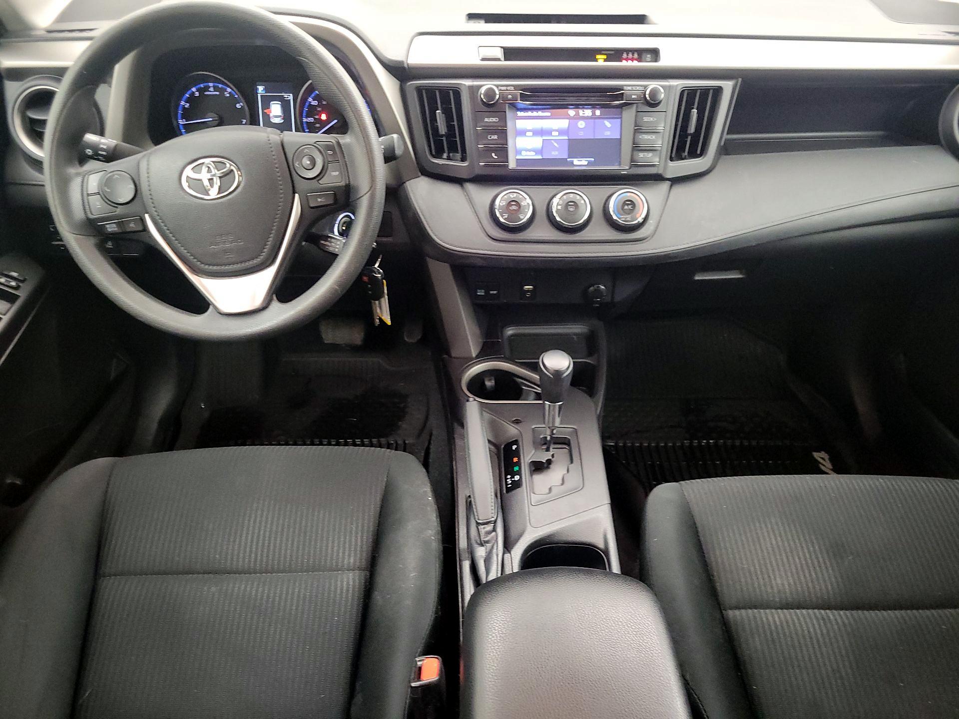 Thumbnail: 2018 Toyota RAV4 - 9