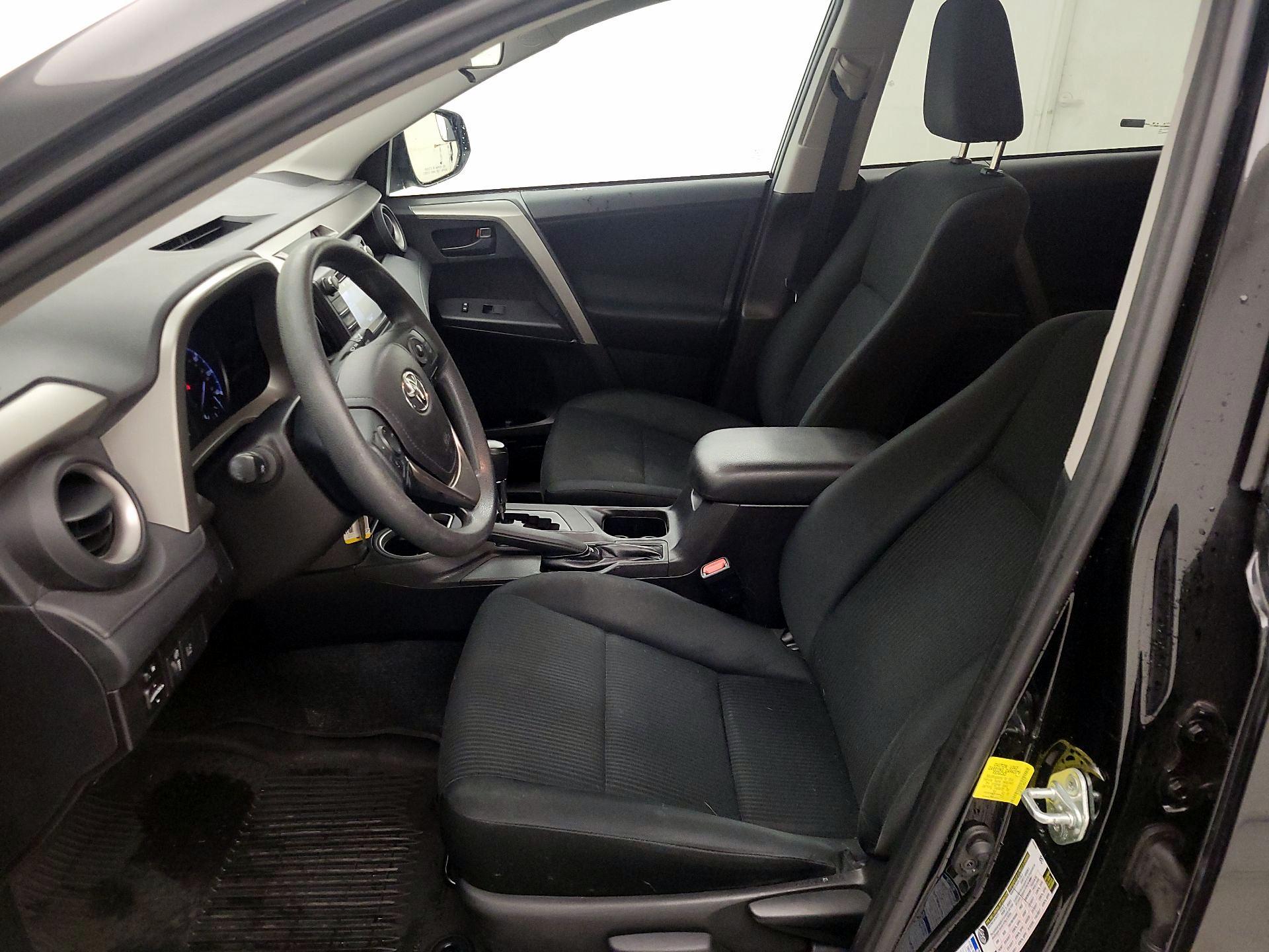 Thumbnail: 2018 Toyota RAV4 - 11