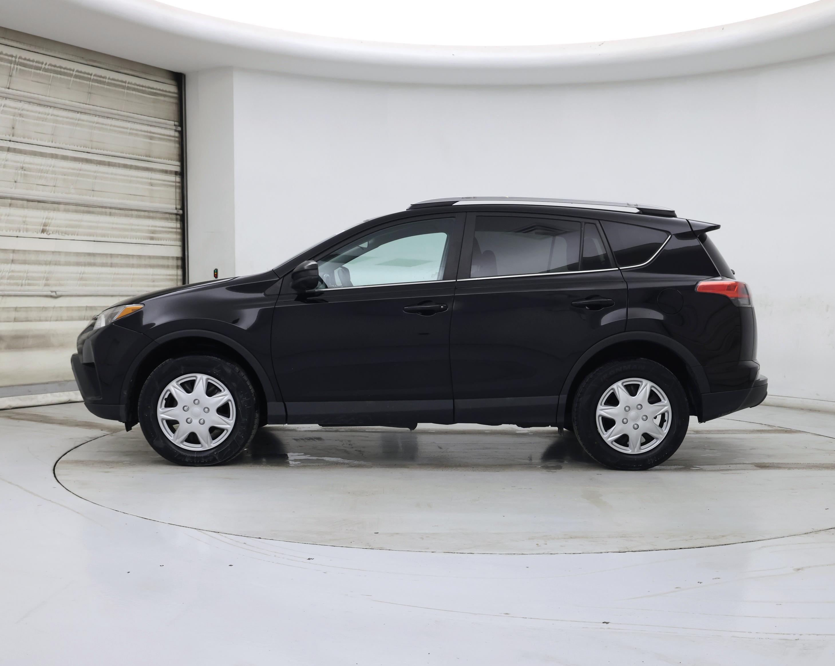 Thumbnail: 2018 Toyota RAV4 - 3