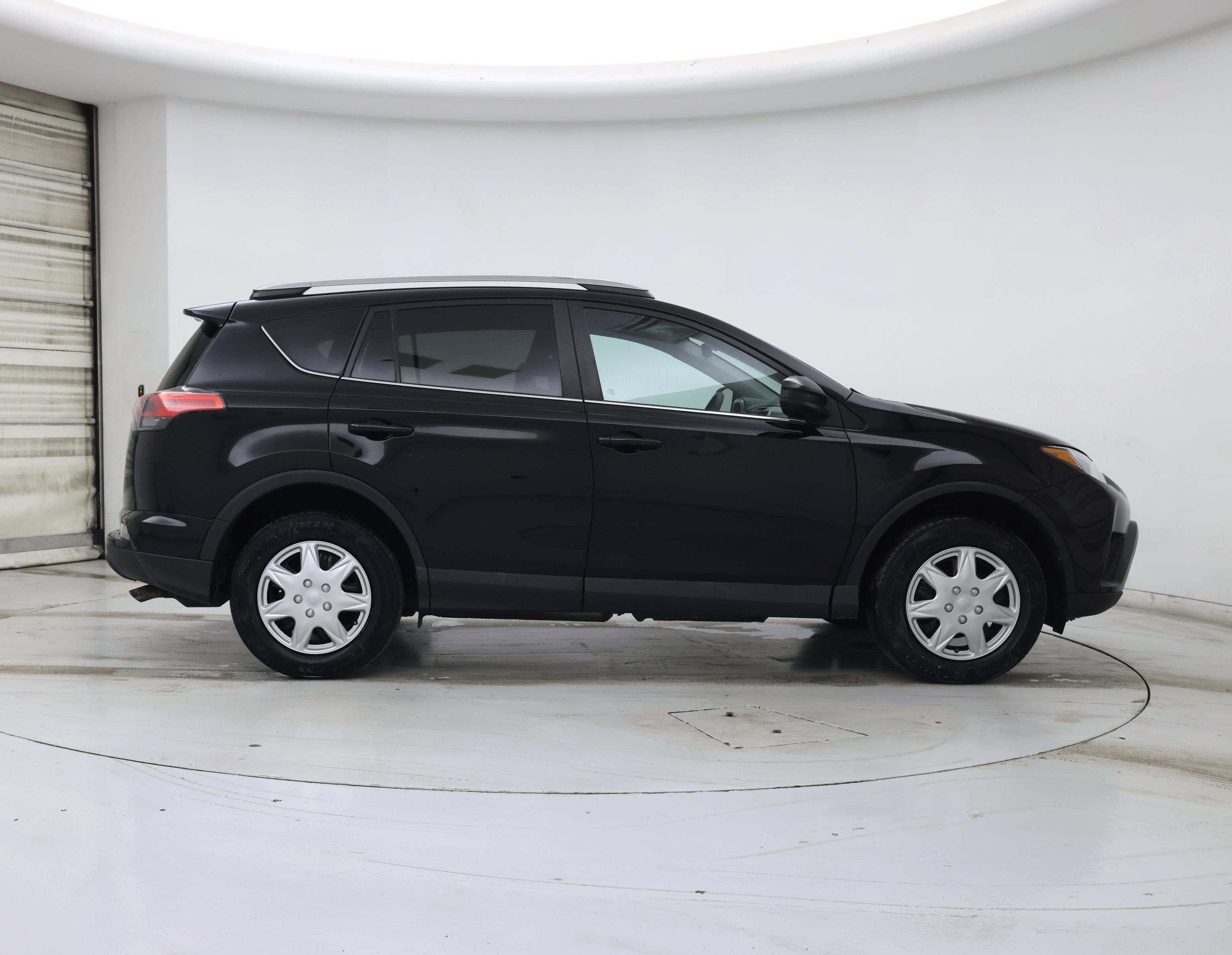 Thumbnail: 2018 Toyota RAV4 - 7