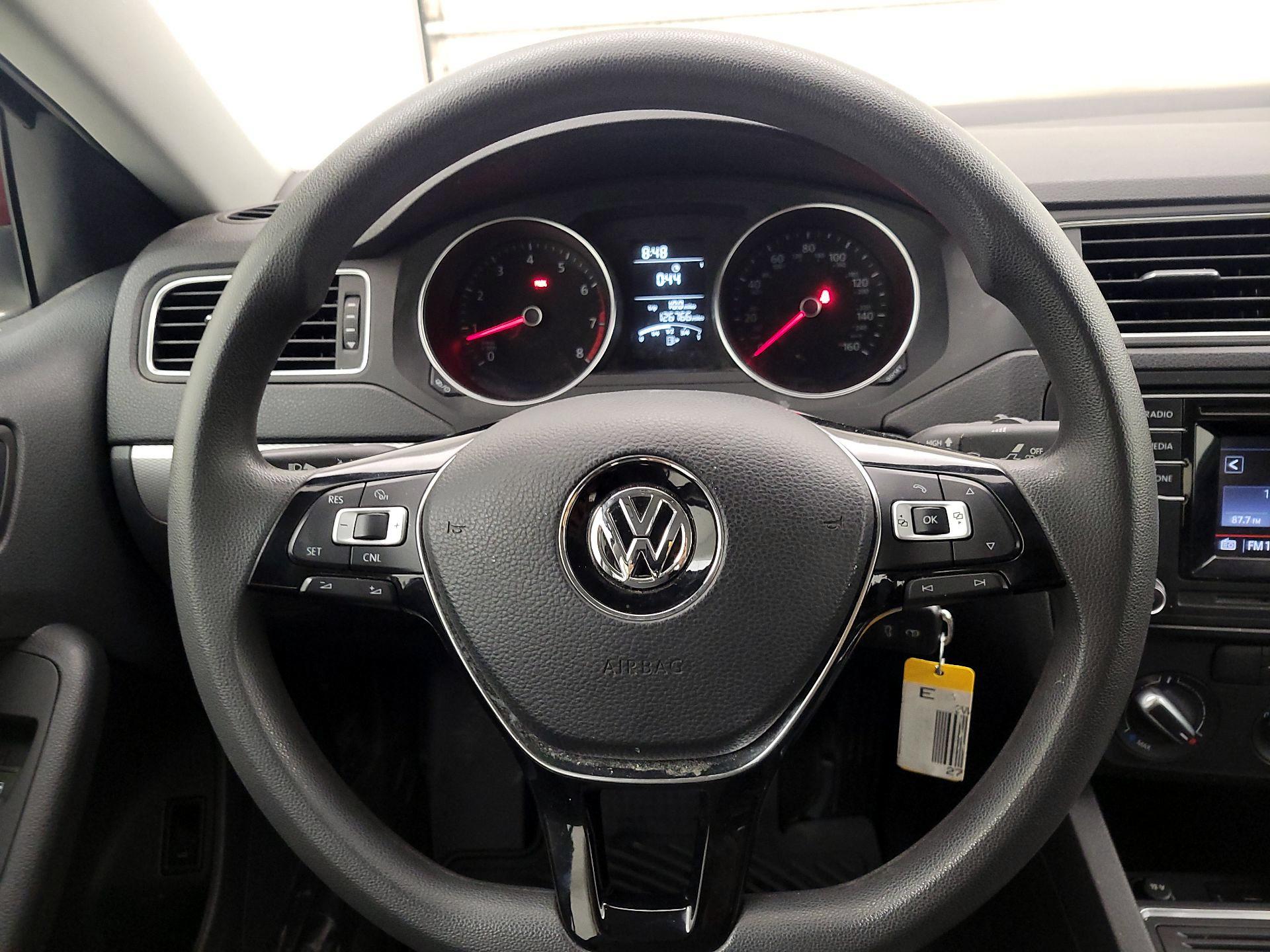 Thumbnail: 2017 Volkswagen Jetta - 10