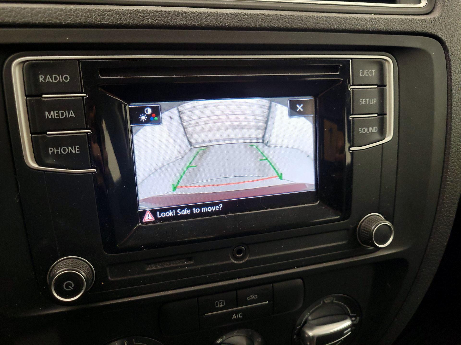 Thumbnail: 2017 Volkswagen Jetta - 14