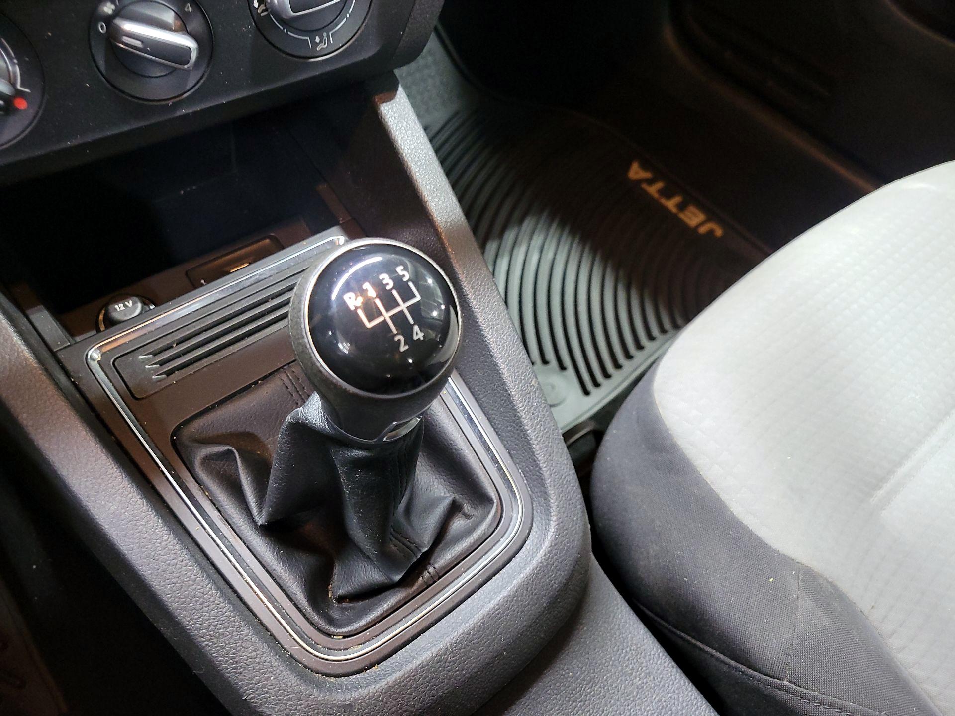 Thumbnail: 2017 Volkswagen Jetta - 17