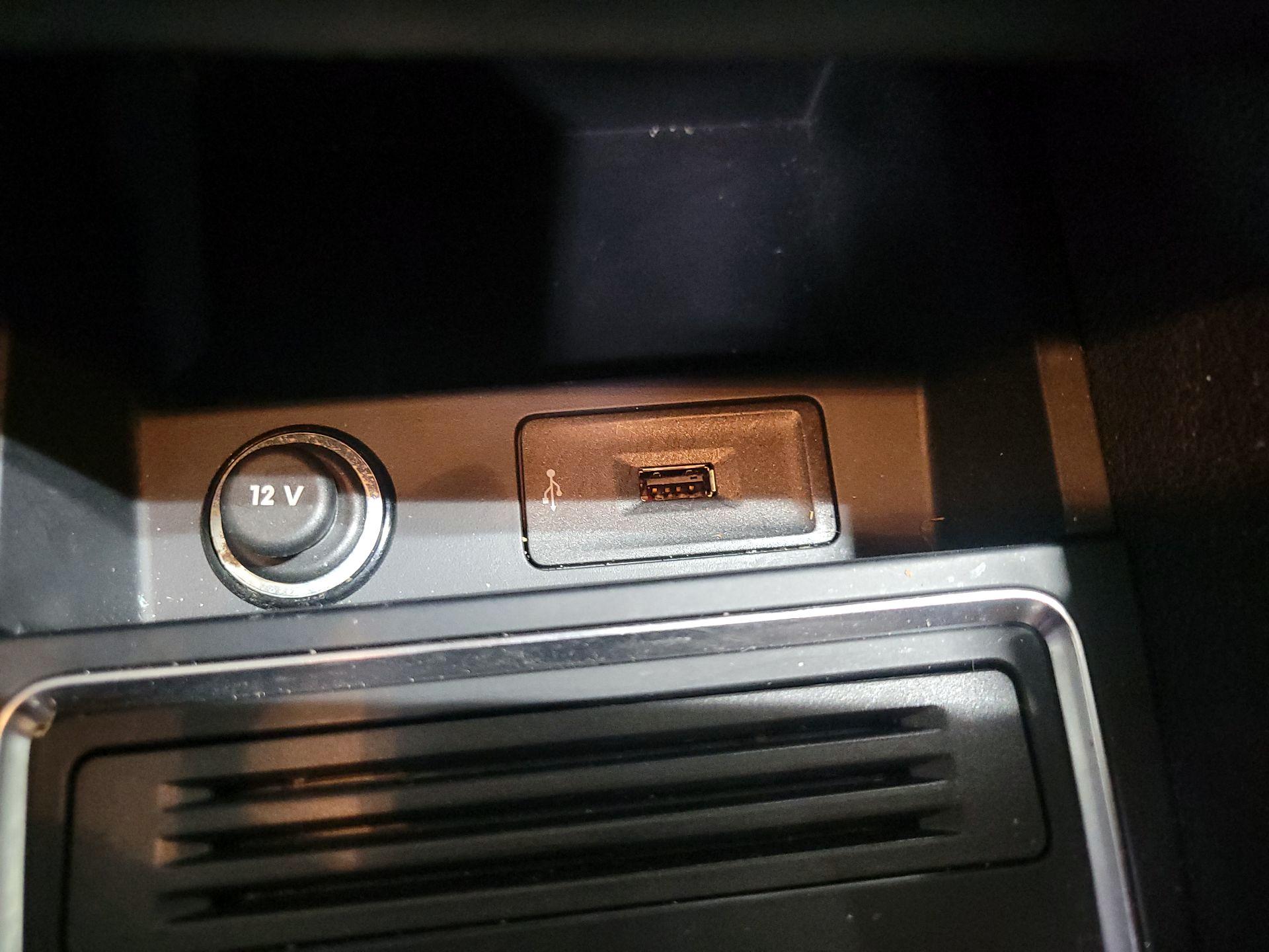 Thumbnail: 2017 Volkswagen Jetta - 18