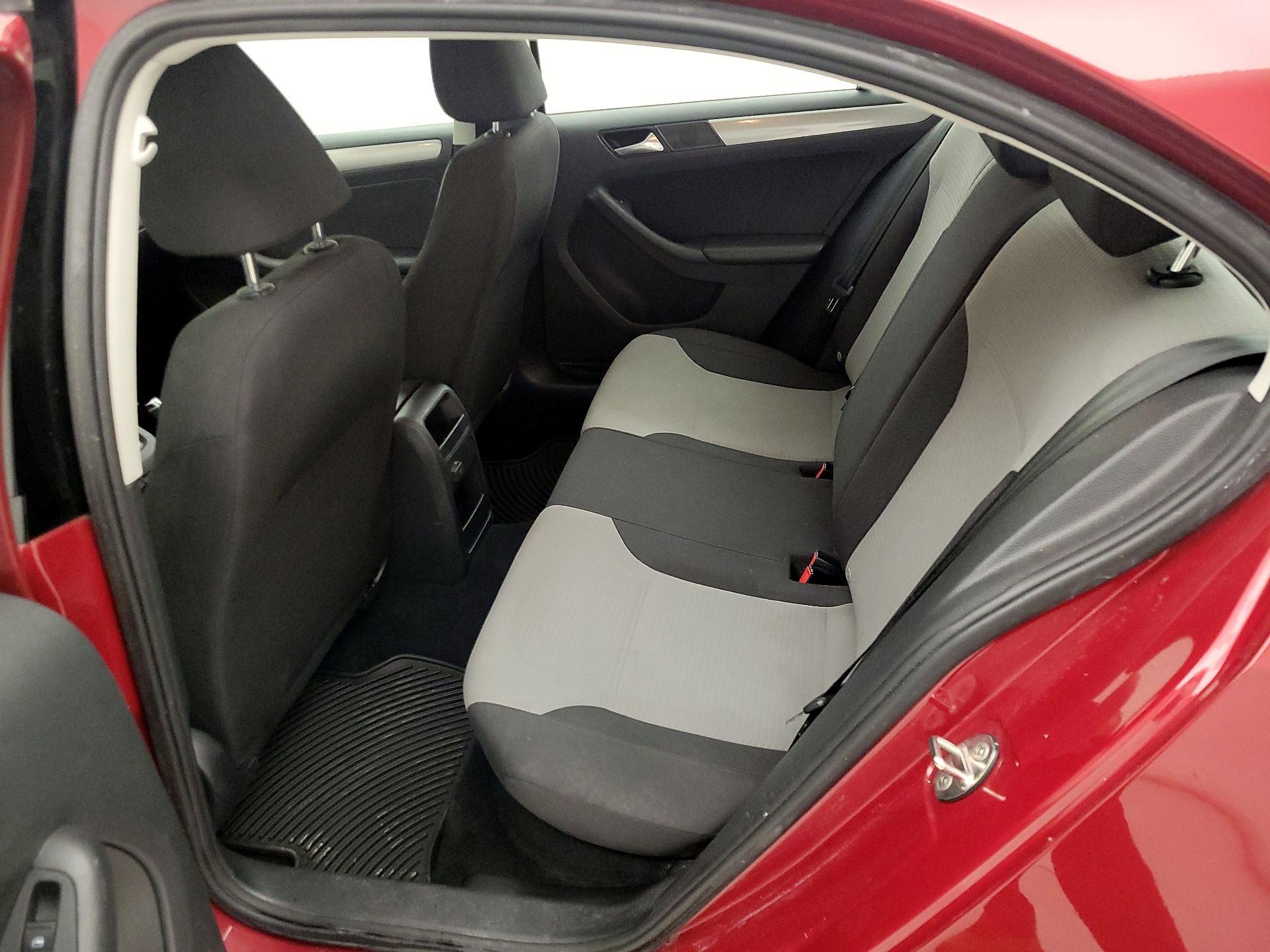 Thumbnail: 2017 Volkswagen Jetta - 19