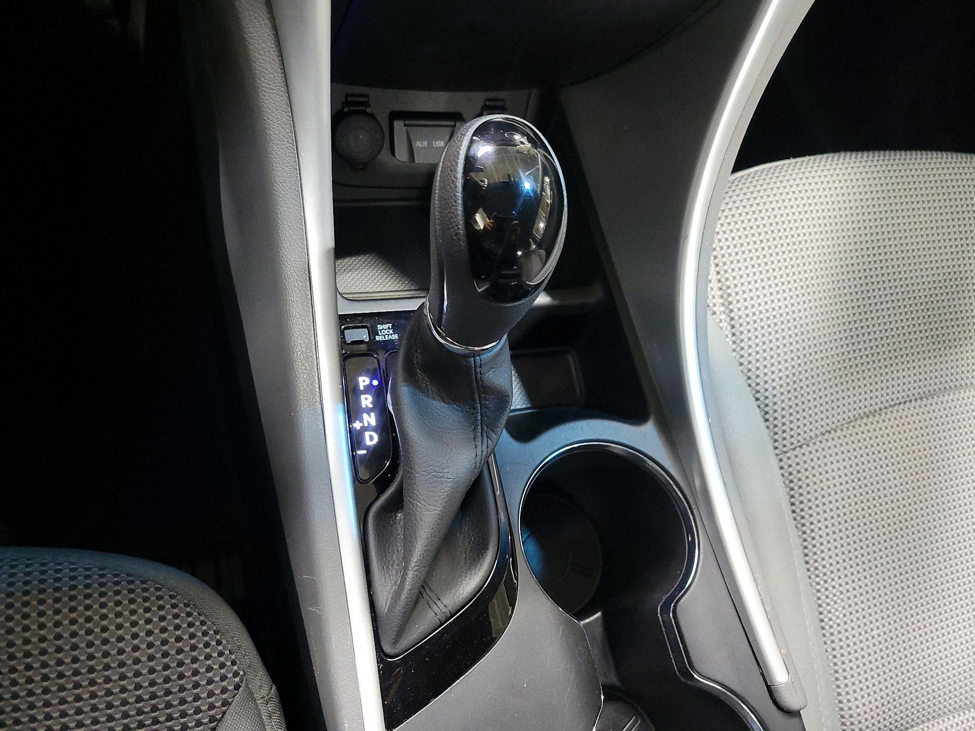 Thumbnail: 2014 Hyundai Sonata - 16