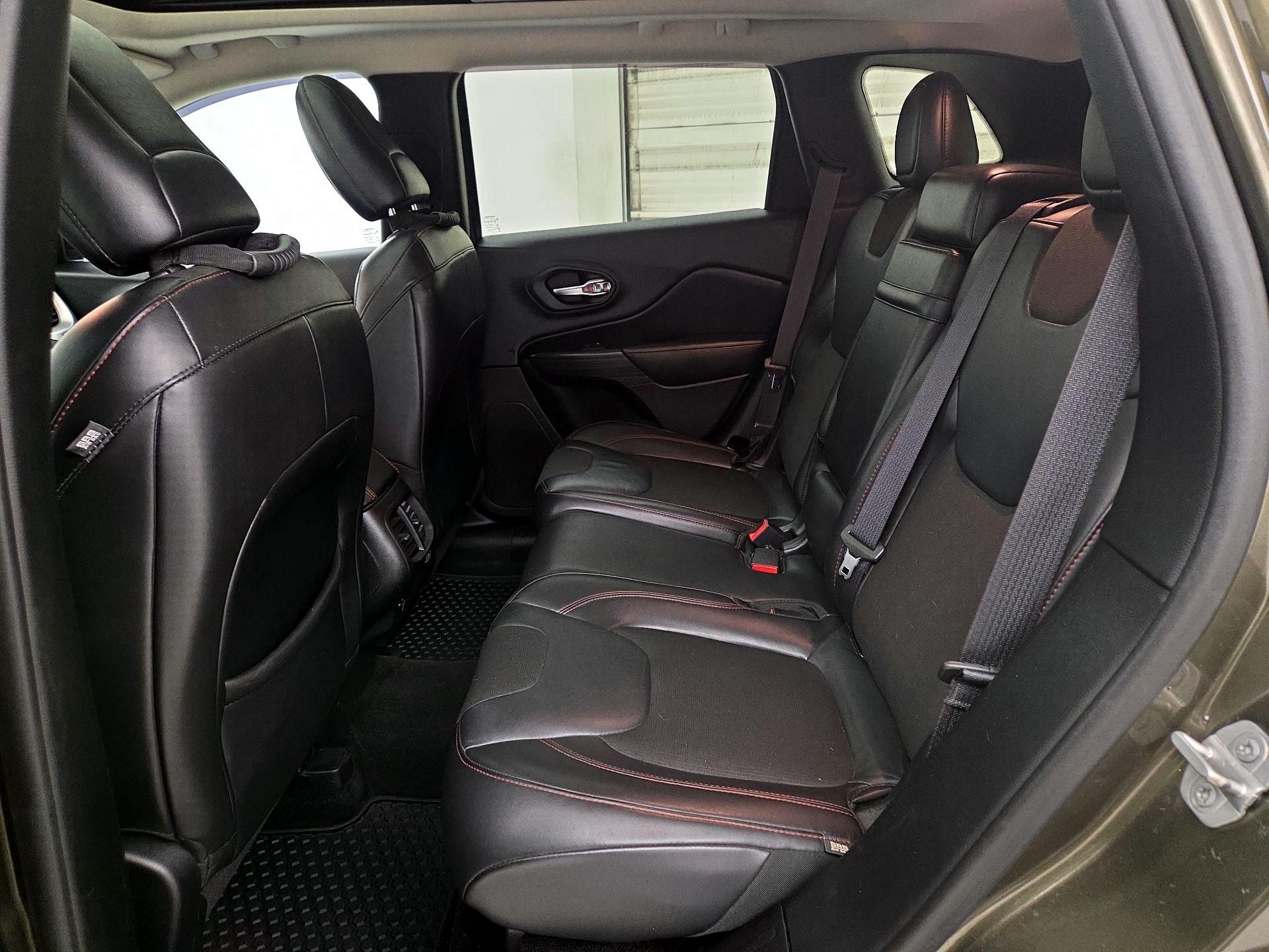 Thumbnail: 2016 Jeep Cherokee - 20