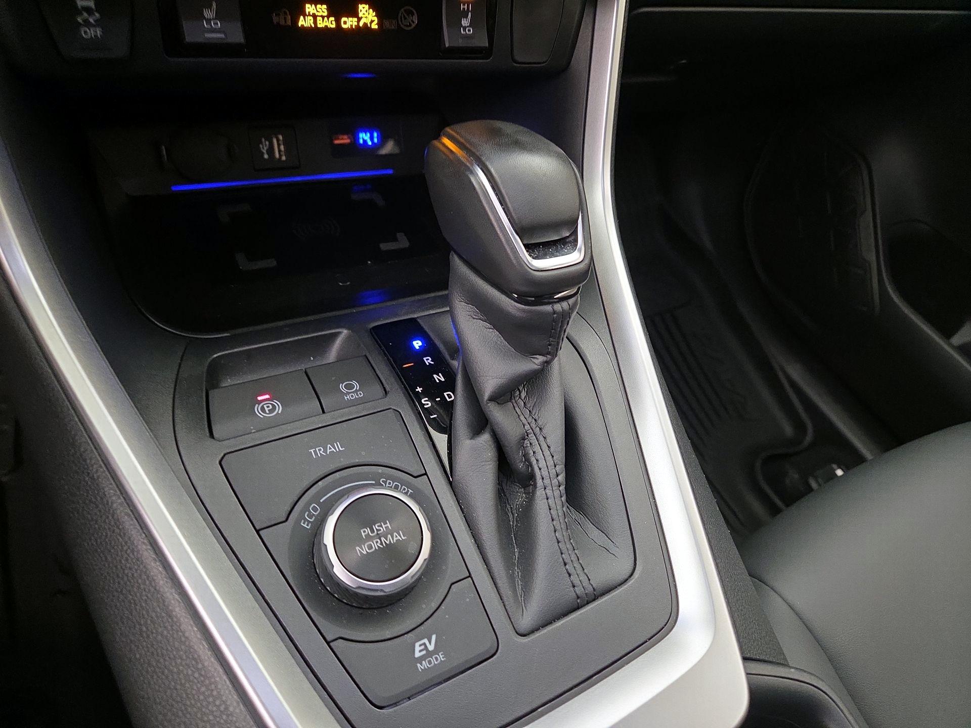 Thumbnail: 2024 Toyota RAV4 - 17