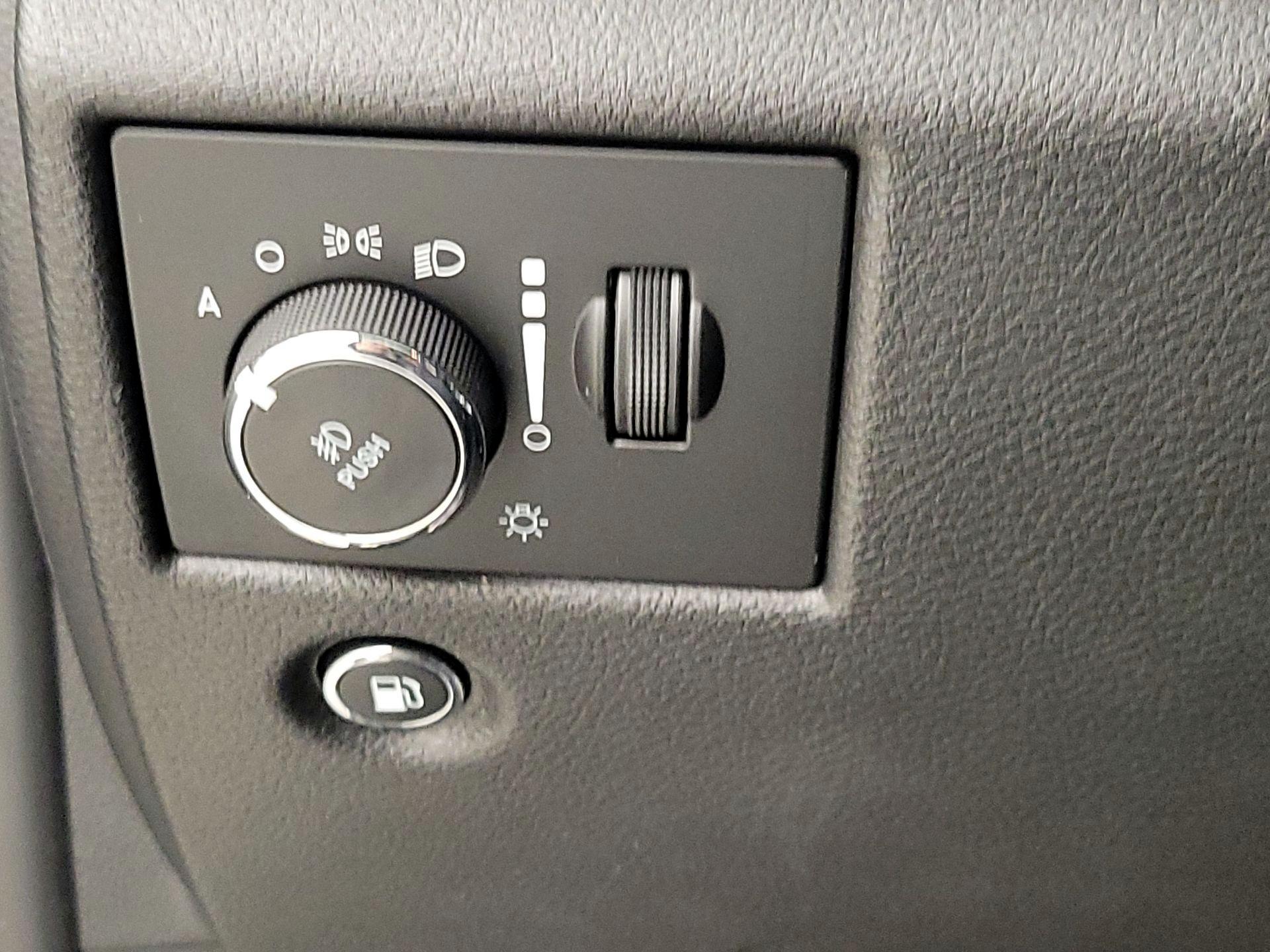 Thumbnail: 2018 Jeep Grand Cherokee - 13