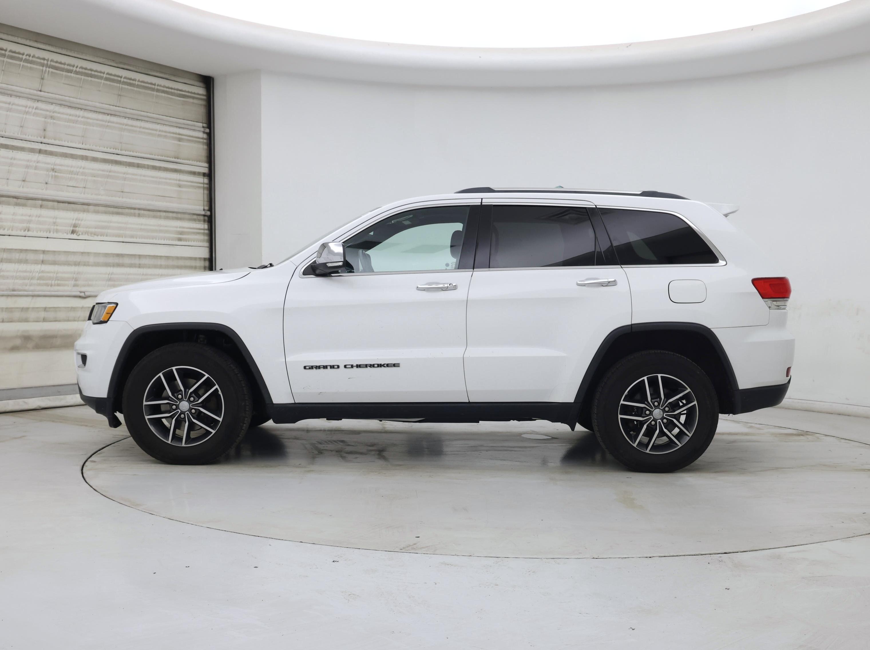 Thumbnail: 2018 Jeep Grand Cherokee - 3