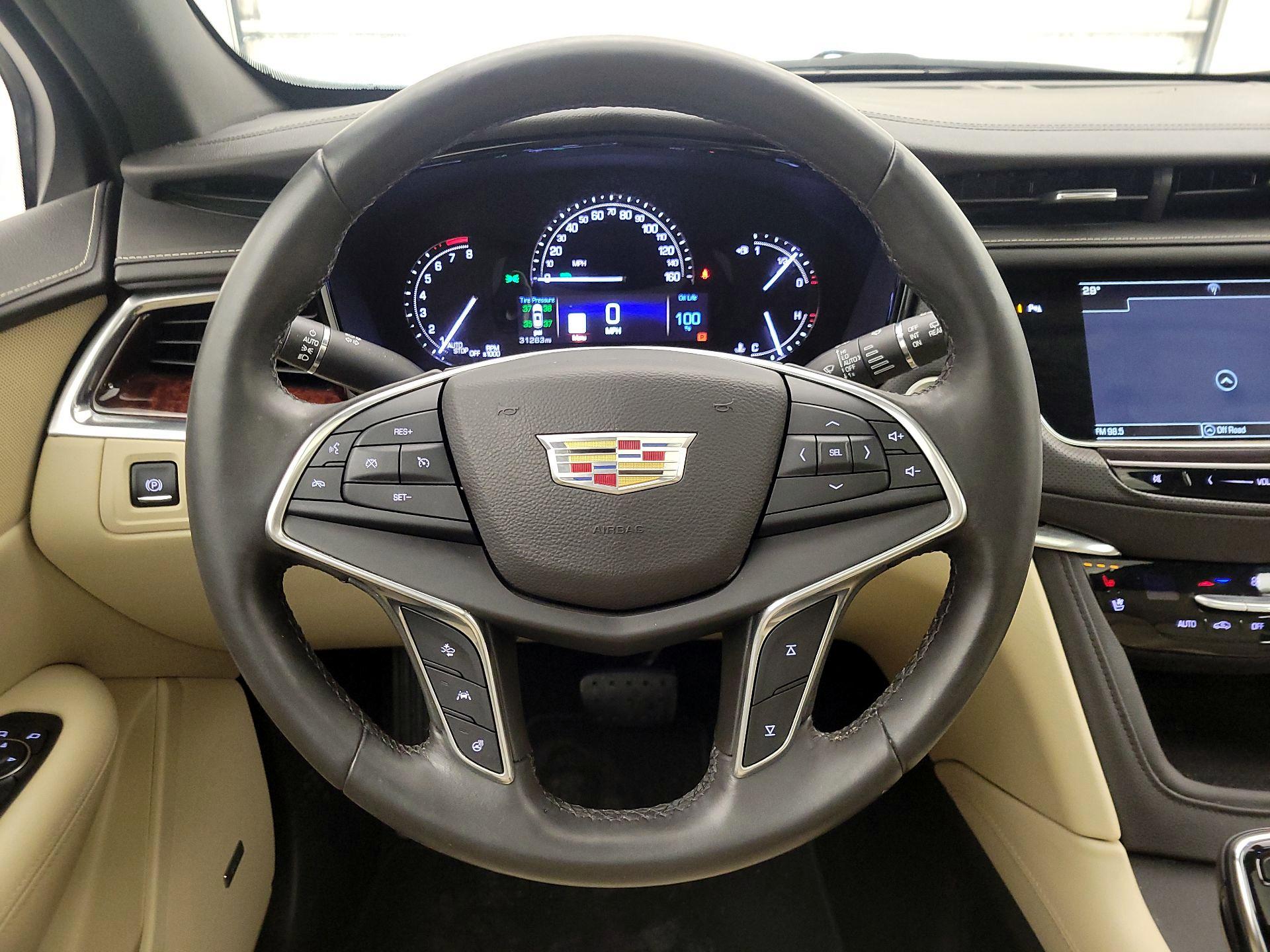 Thumbnail: 2017 Cadillac XT5 - 10