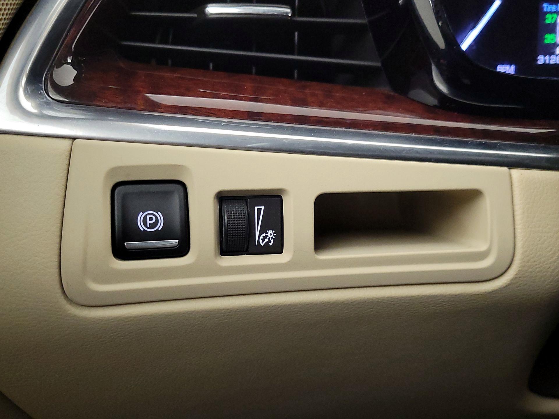 Thumbnail: 2017 Cadillac XT5 - 13