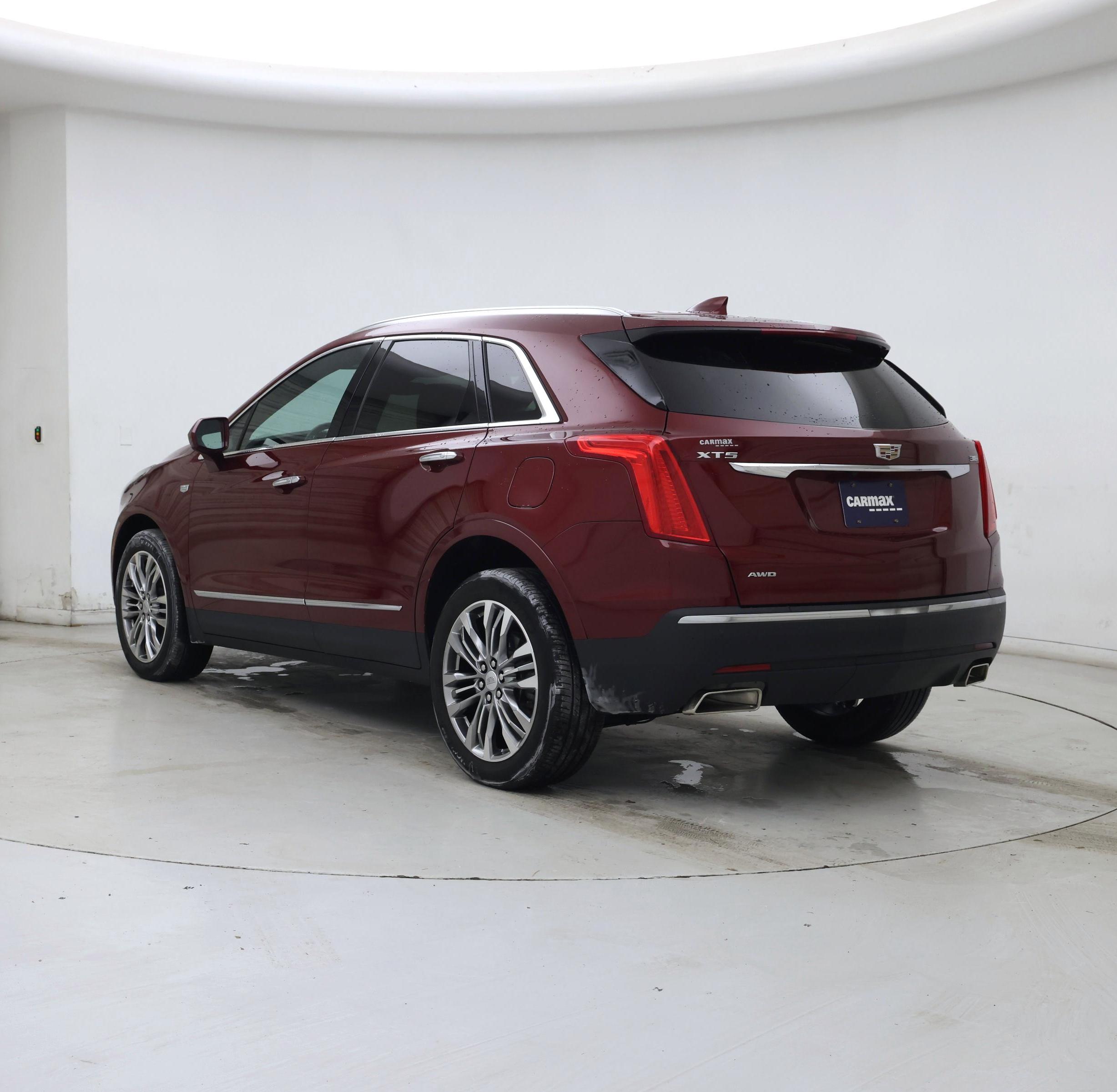 Thumbnail: 2017 Cadillac XT5 - 2