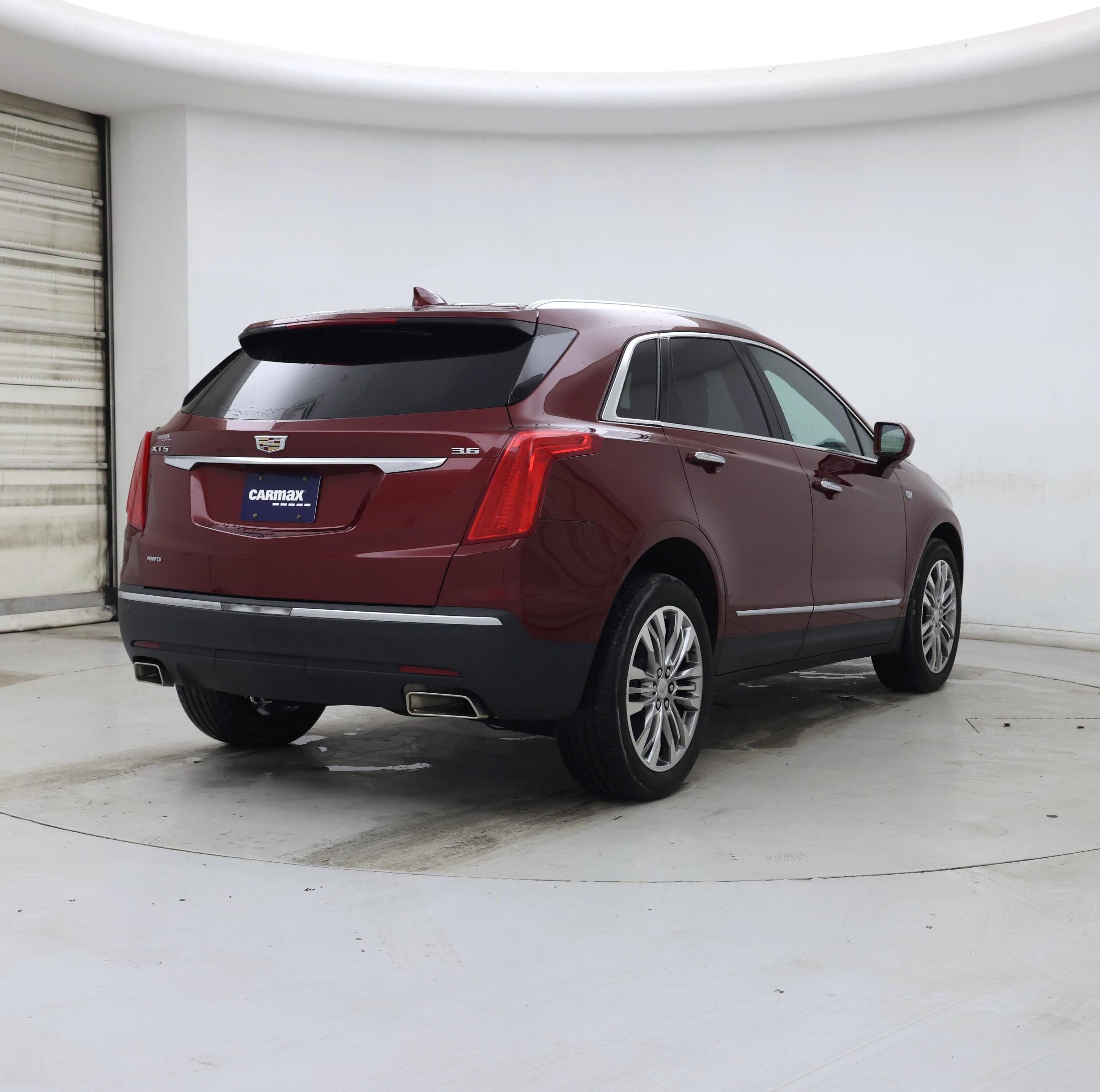 Thumbnail: 2017 Cadillac XT5 - 8