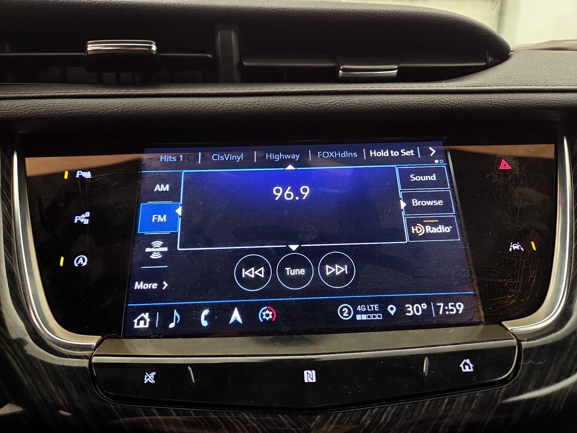 Thumbnail: 2021 Cadillac XT6 - 16