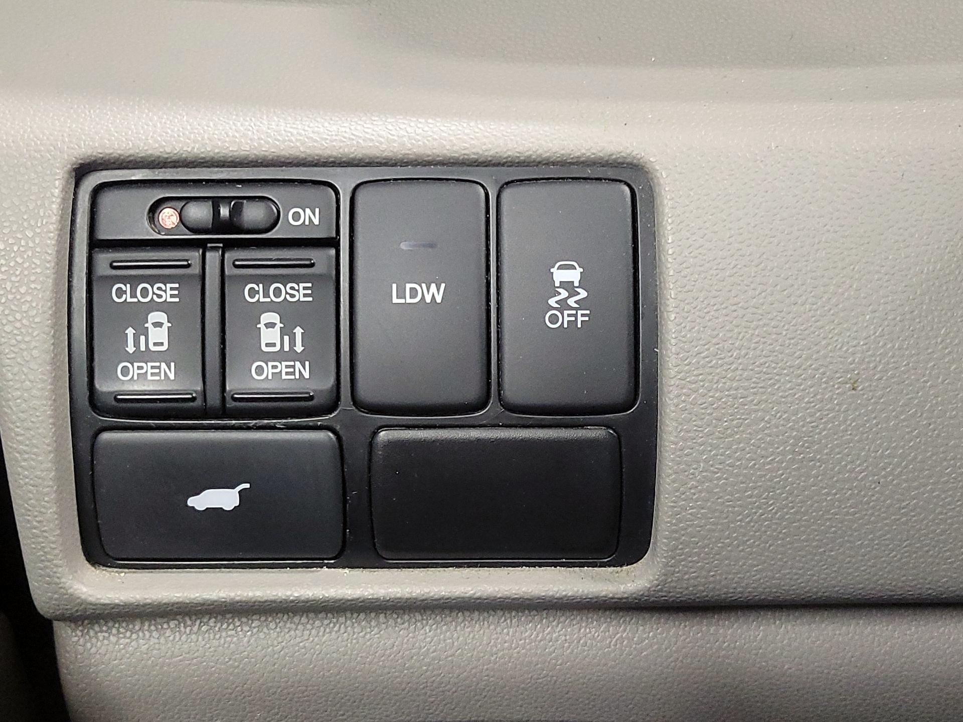 Thumbnail: 2016 Honda Odyssey - 13