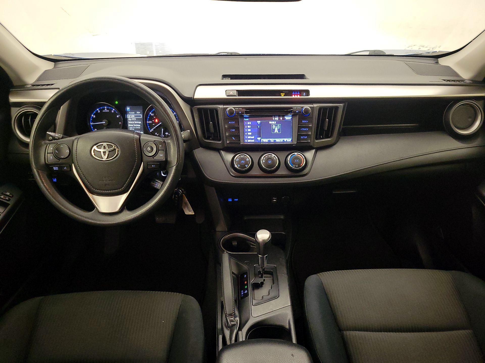 Thumbnail: 2017 Toyota RAV4 - 9