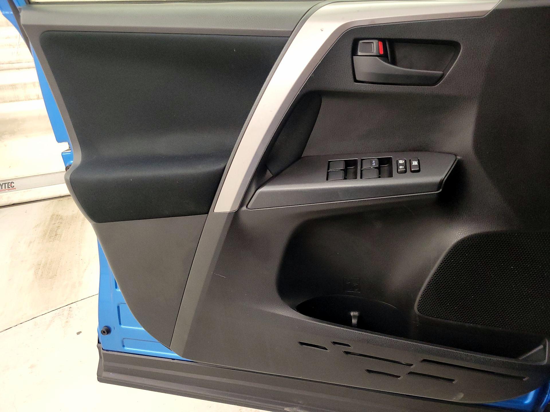 Thumbnail: 2017 Toyota RAV4 - 12