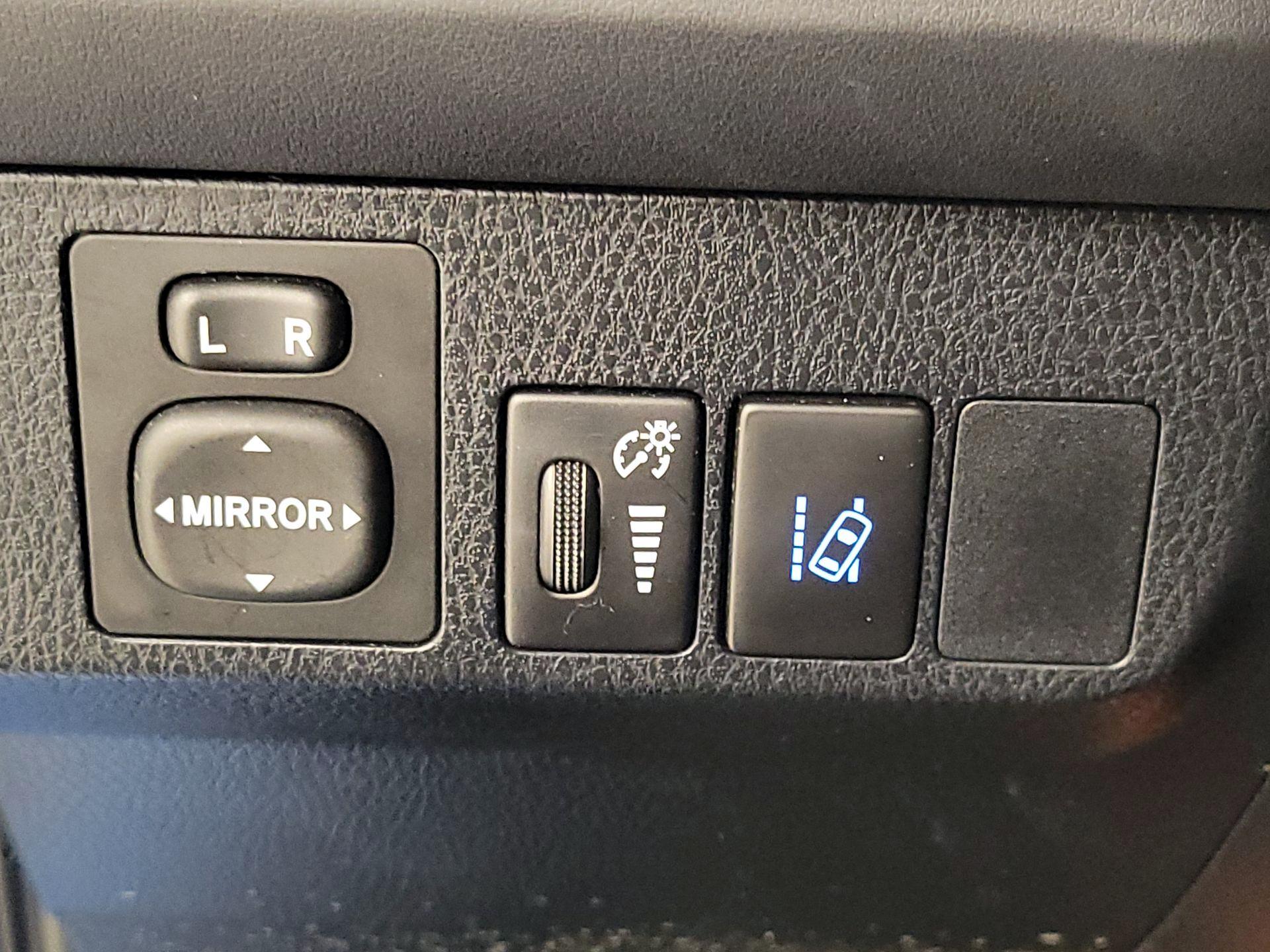 Thumbnail: 2017 Toyota RAV4 - 13