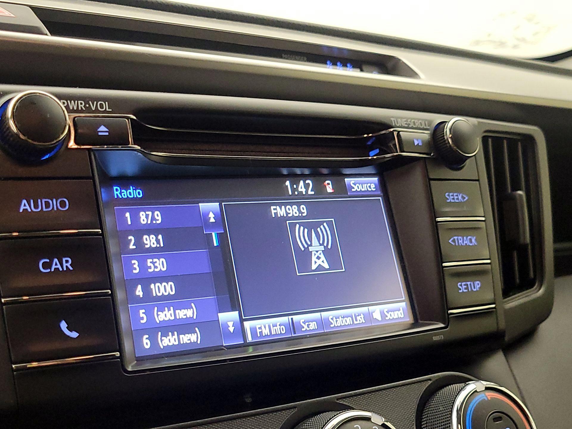 Thumbnail: 2017 Toyota RAV4 - 15