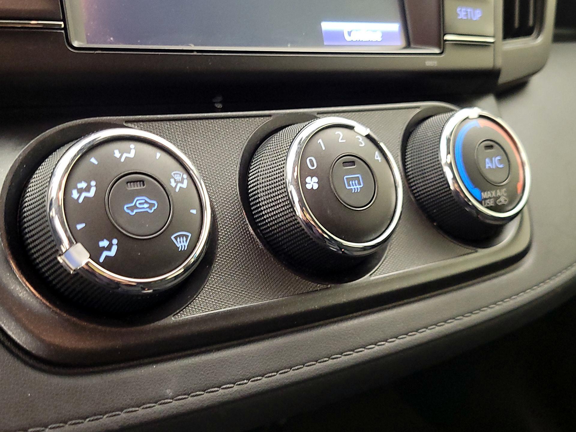 Thumbnail: 2017 Toyota RAV4 - 16