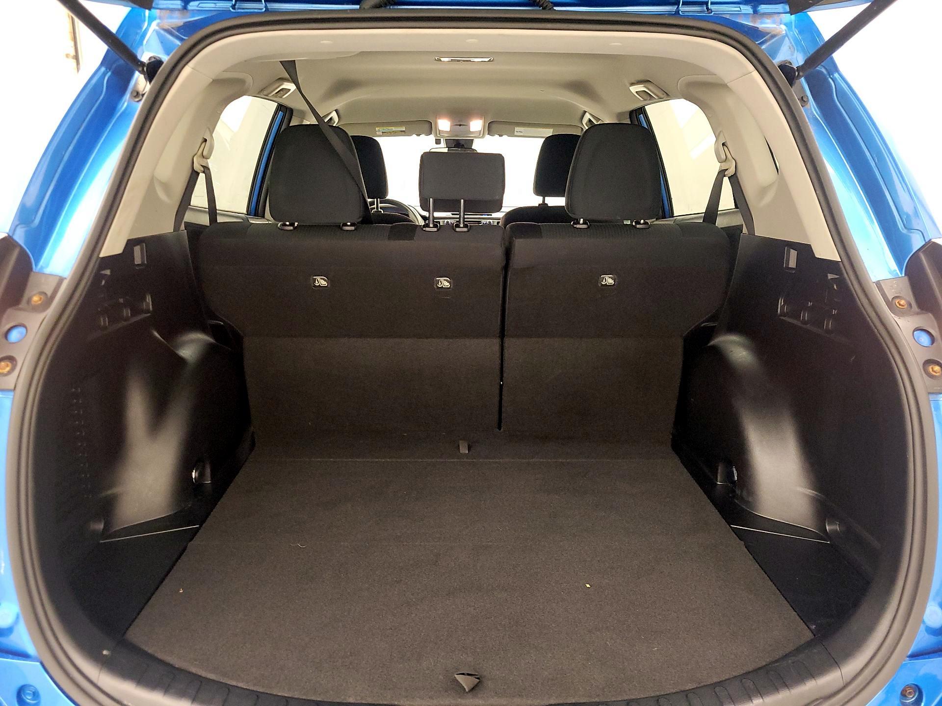 Thumbnail: 2017 Toyota RAV4 - 20