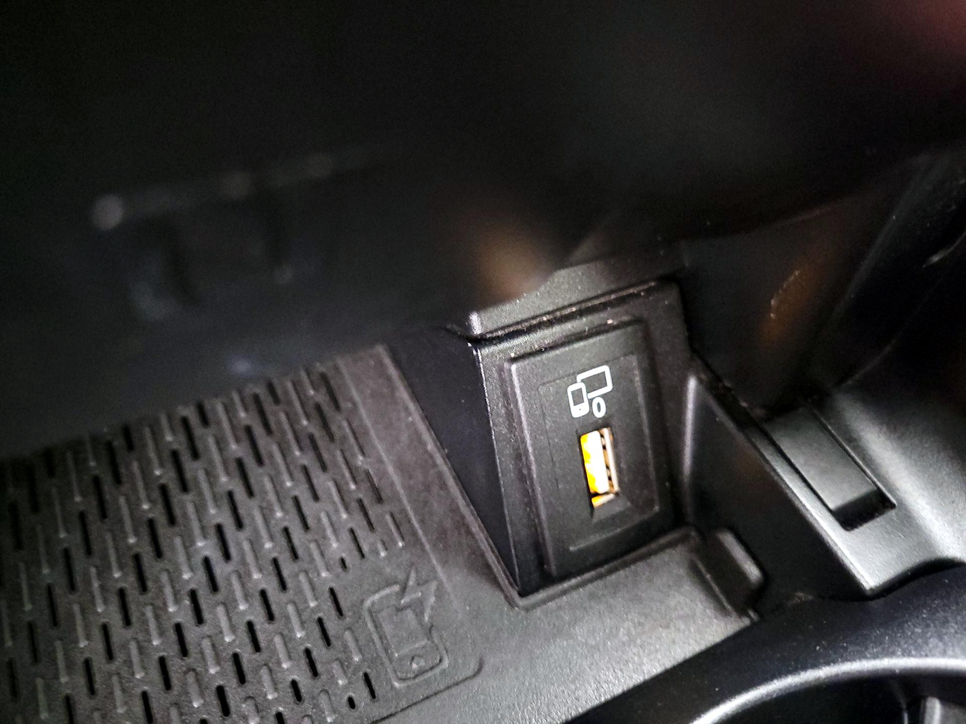 Thumbnail: 2019 Mercedes-Benz C-Class - 19