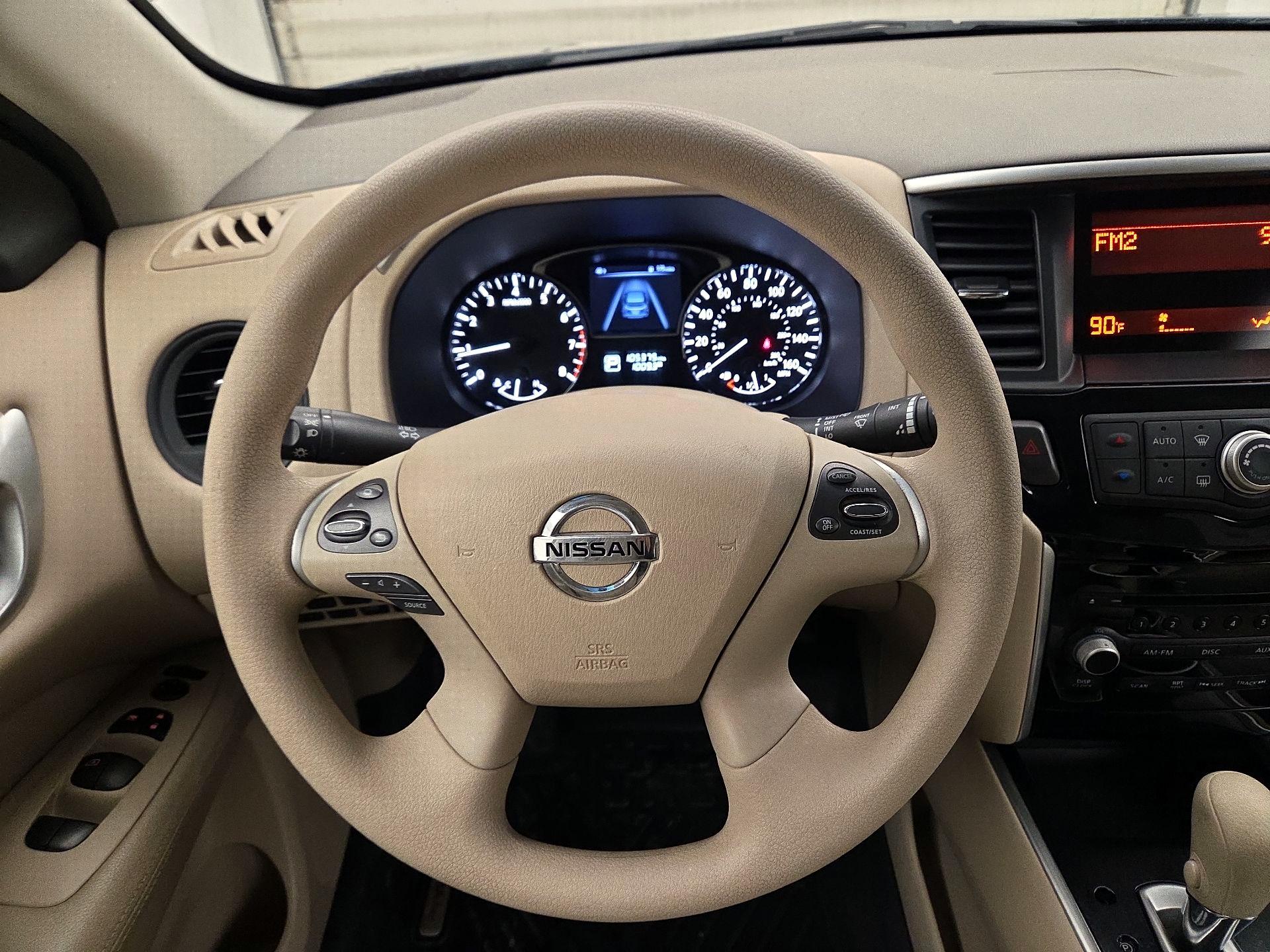 Thumbnail: 2015 Nissan Pathfinder - 10