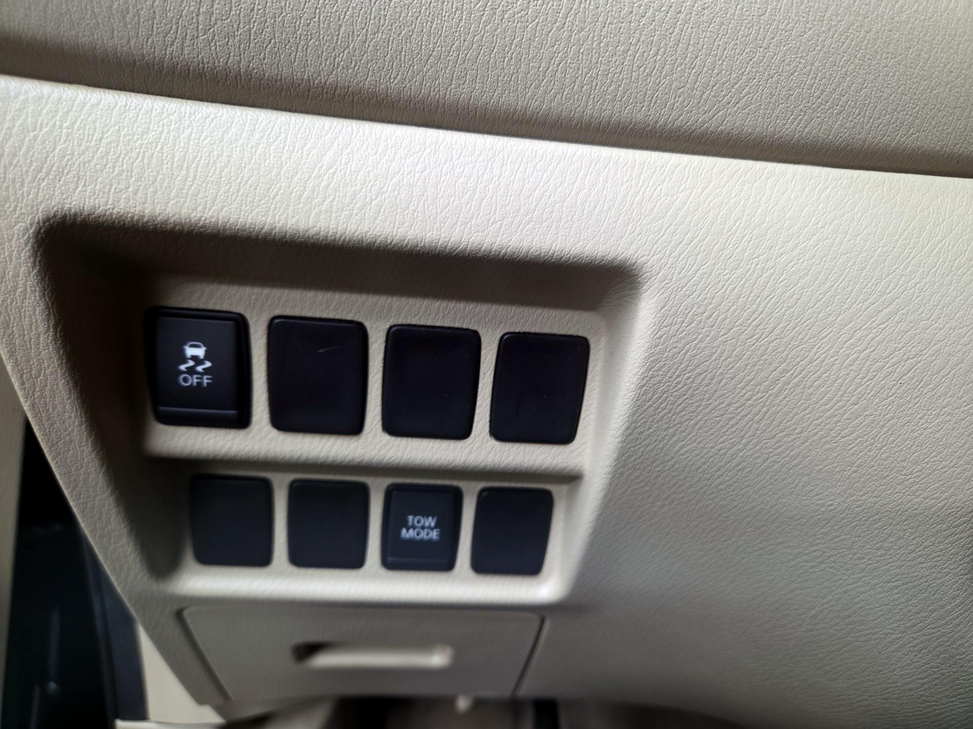 Thumbnail: 2015 Nissan Pathfinder - 13