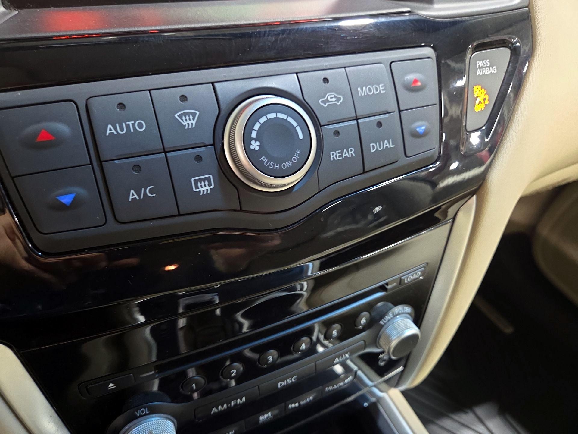 Thumbnail: 2015 Nissan Pathfinder - 15