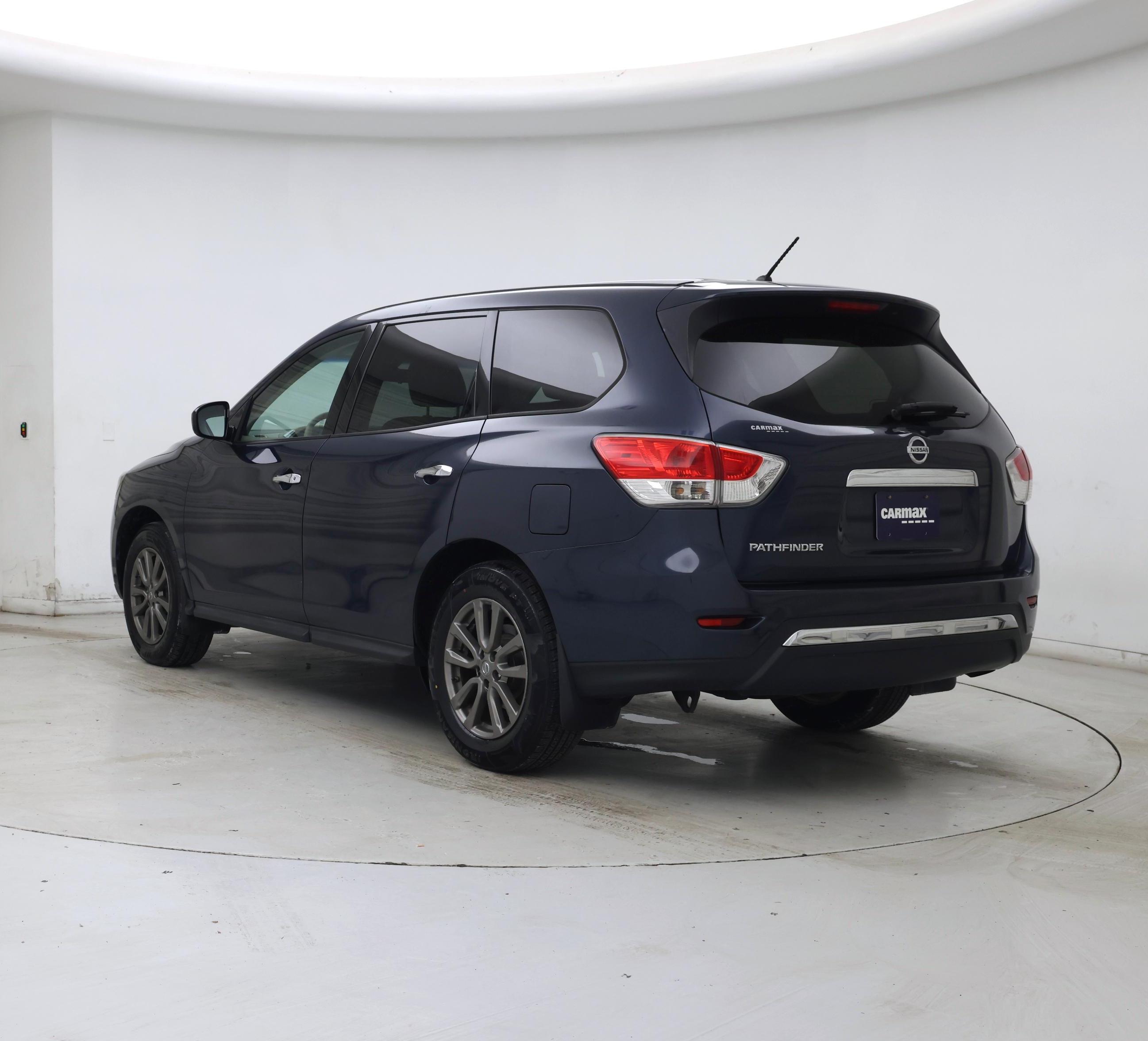 Thumbnail: 2015 Nissan Pathfinder - 2