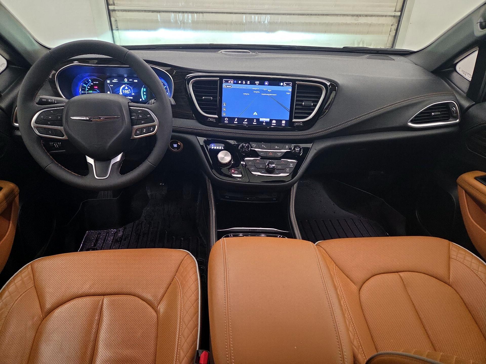 Thumbnail: 2023 Chrysler Pacifica - 9