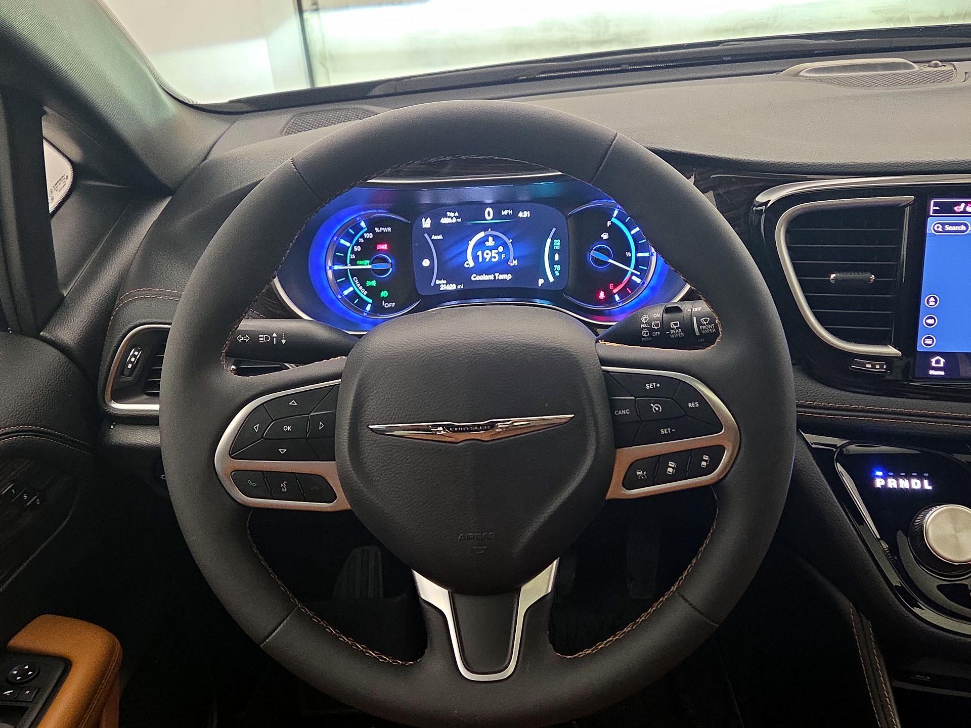 Thumbnail: 2023 Chrysler Pacifica - 10