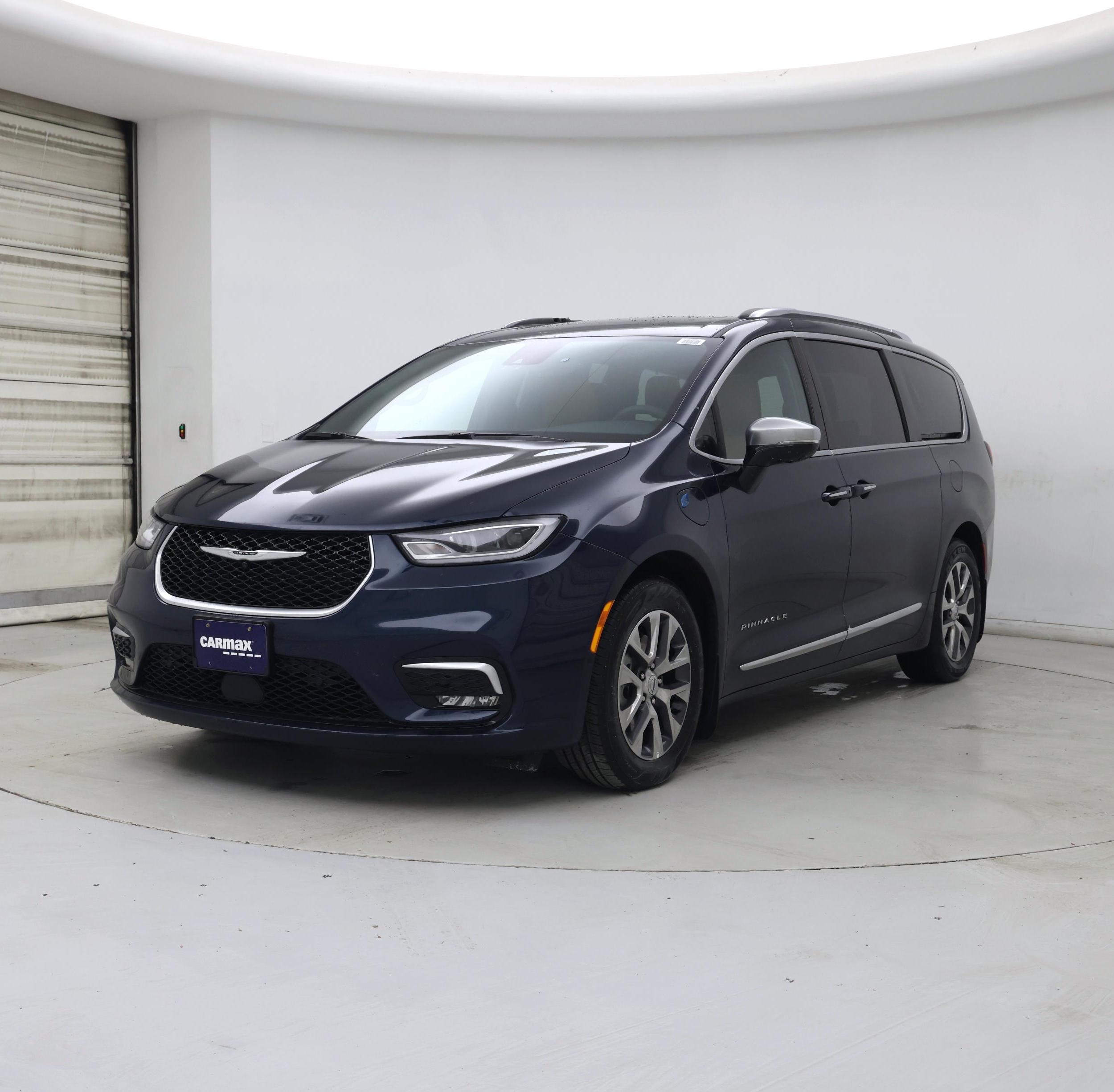 Thumbnail: 2023 Chrysler Pacifica - 4
