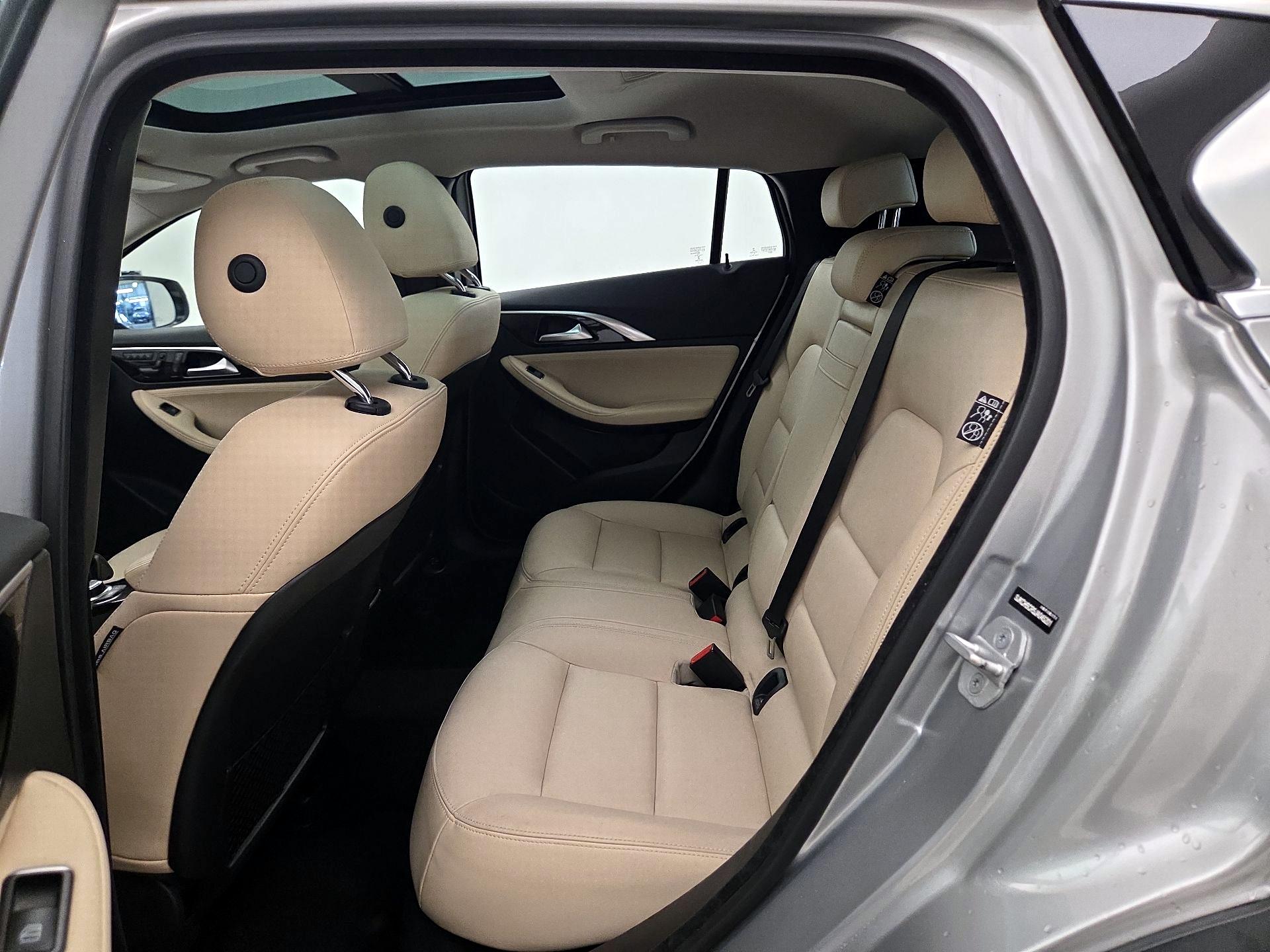 Thumbnail: 2018 INFINITI QX30 - 18