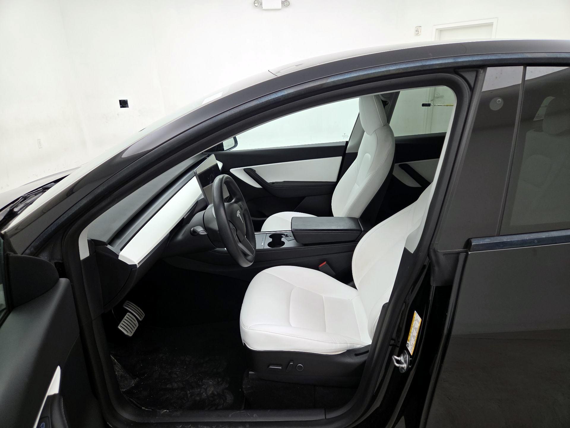 Thumbnail: 2022 Tesla Model Y - 11