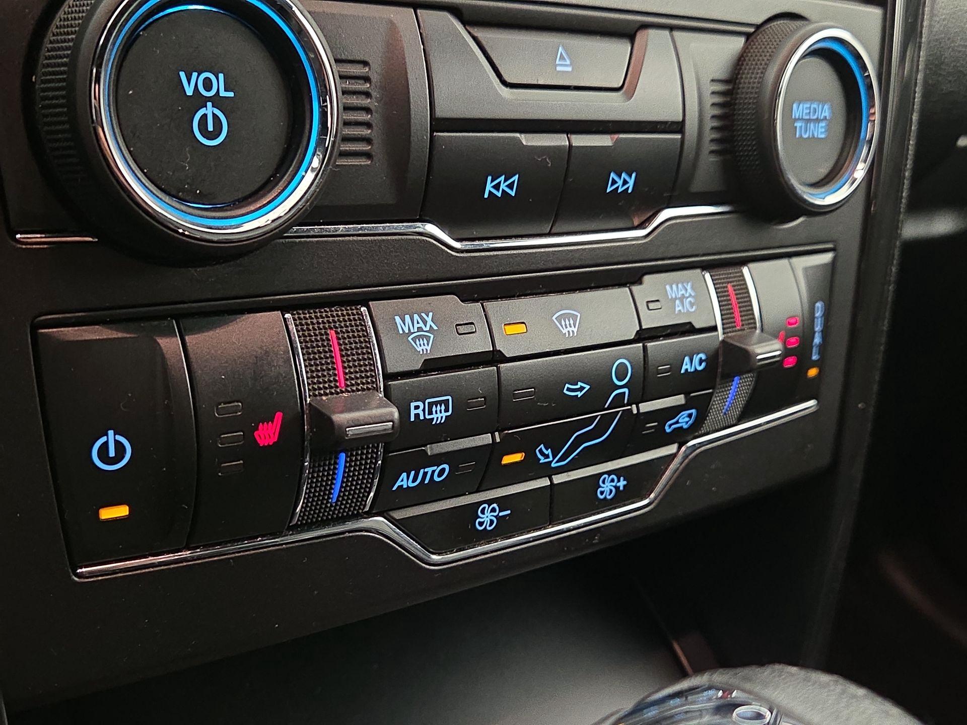 Thumbnail: 2018 Ford Explorer - 16