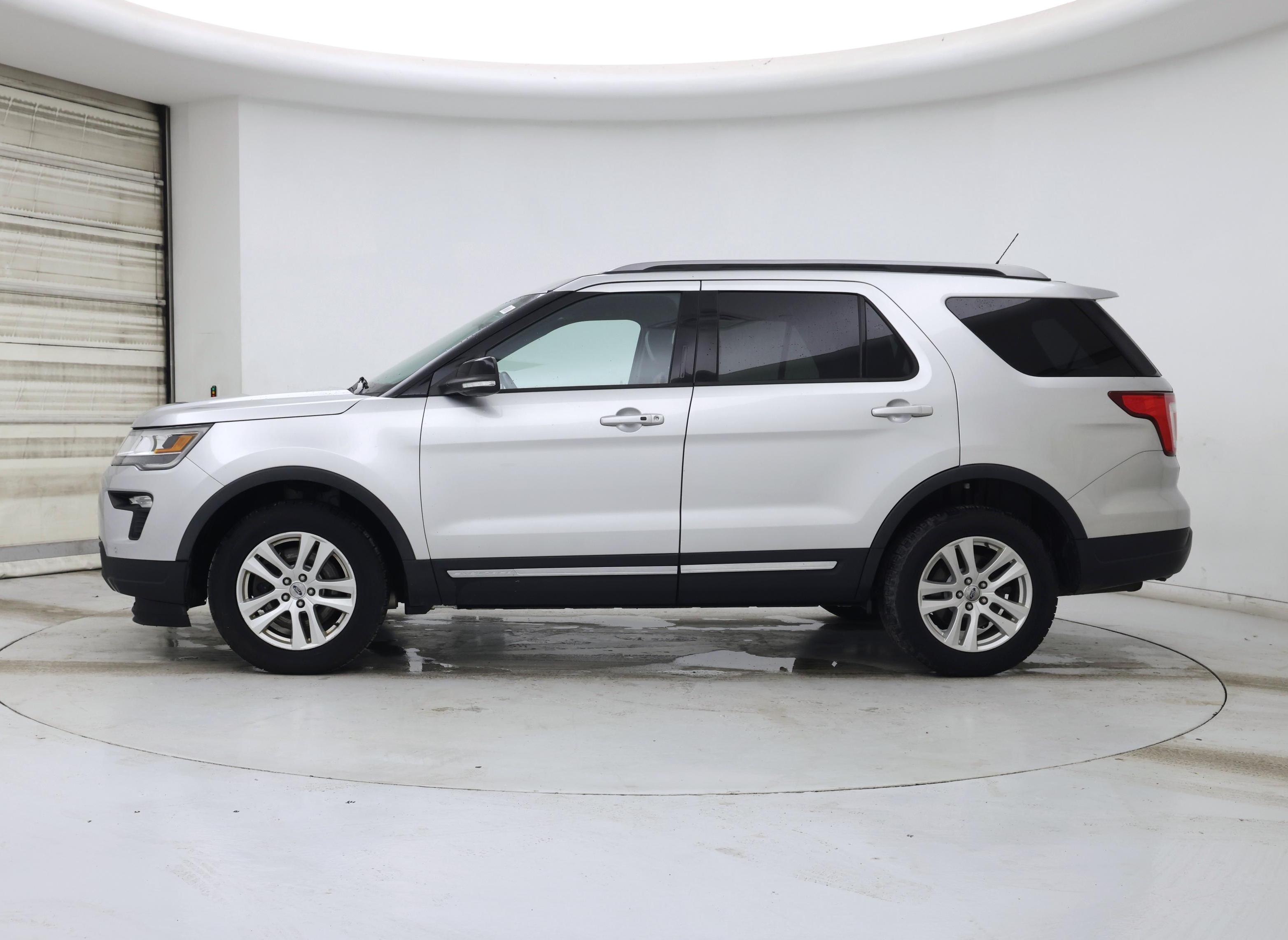 Thumbnail: 2018 Ford Explorer - 3