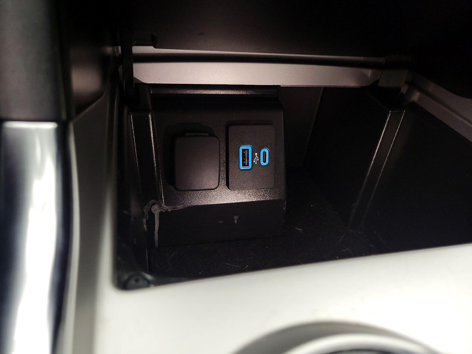 Thumbnail: 2022 Ford Explorer - 19